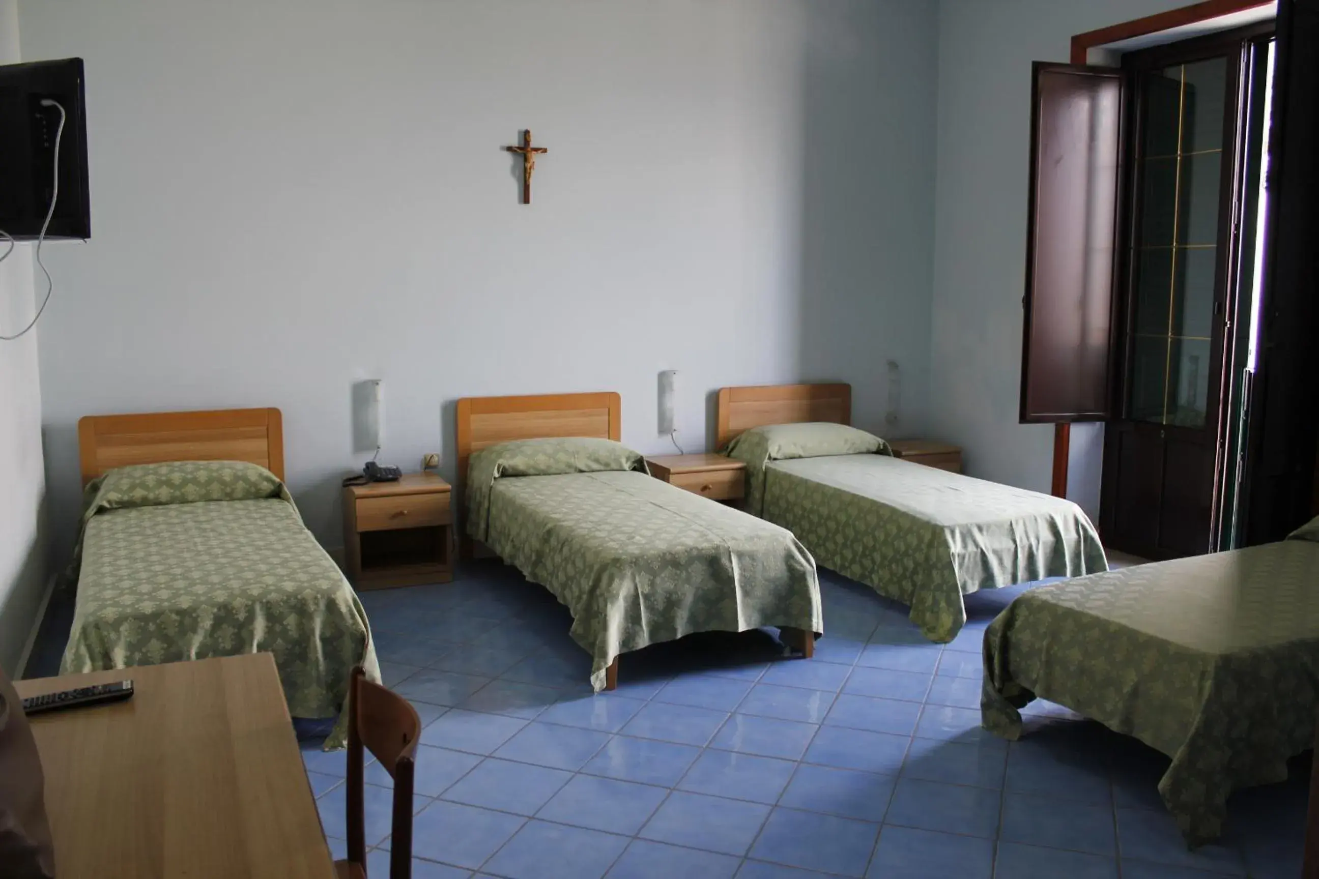 Photo of the whole room, Bed in Ancelle Sorrento - Casa d'Accoglienza