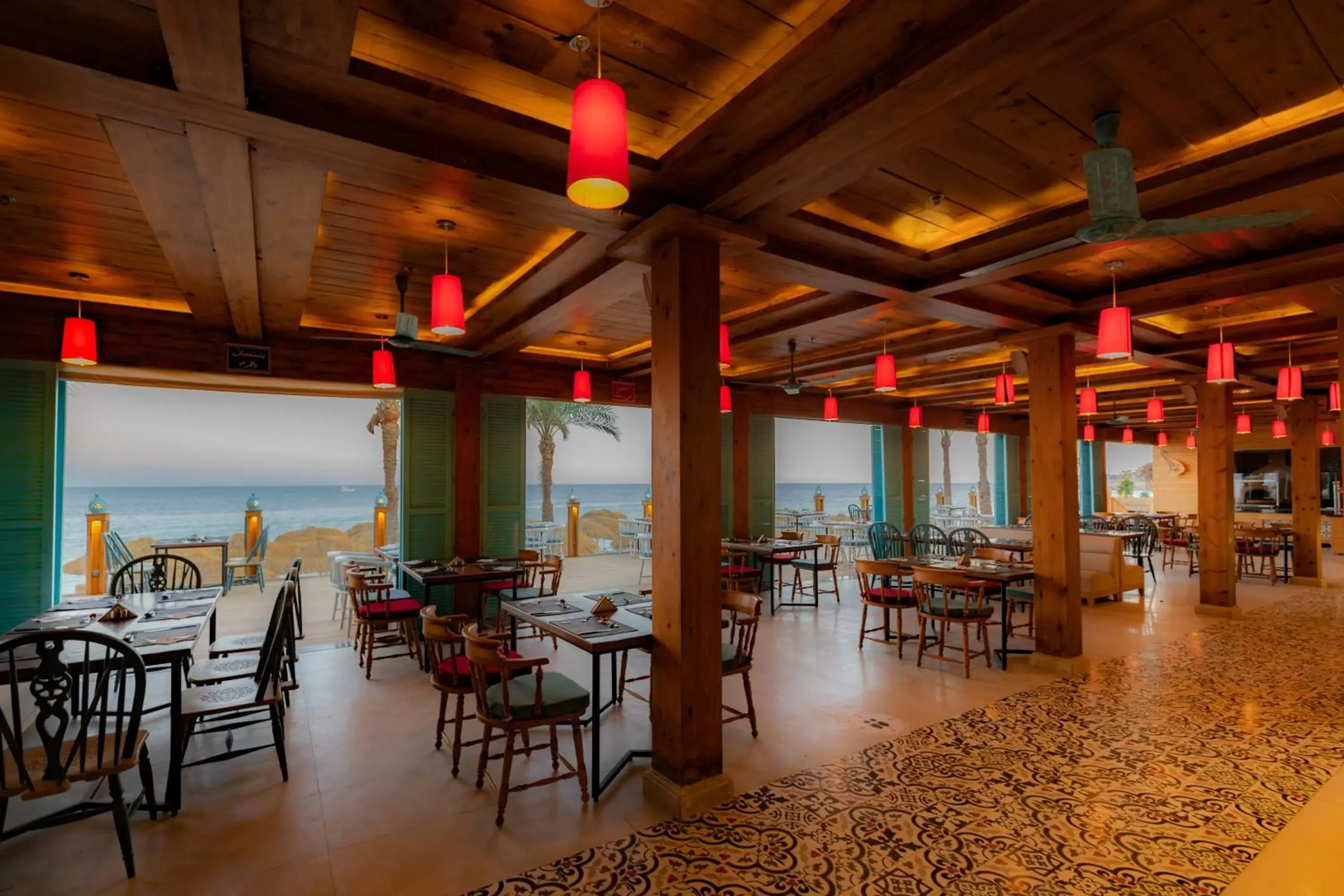 Restaurant/Places to Eat in Sunrise Diamond Beach Resort -Grand Select