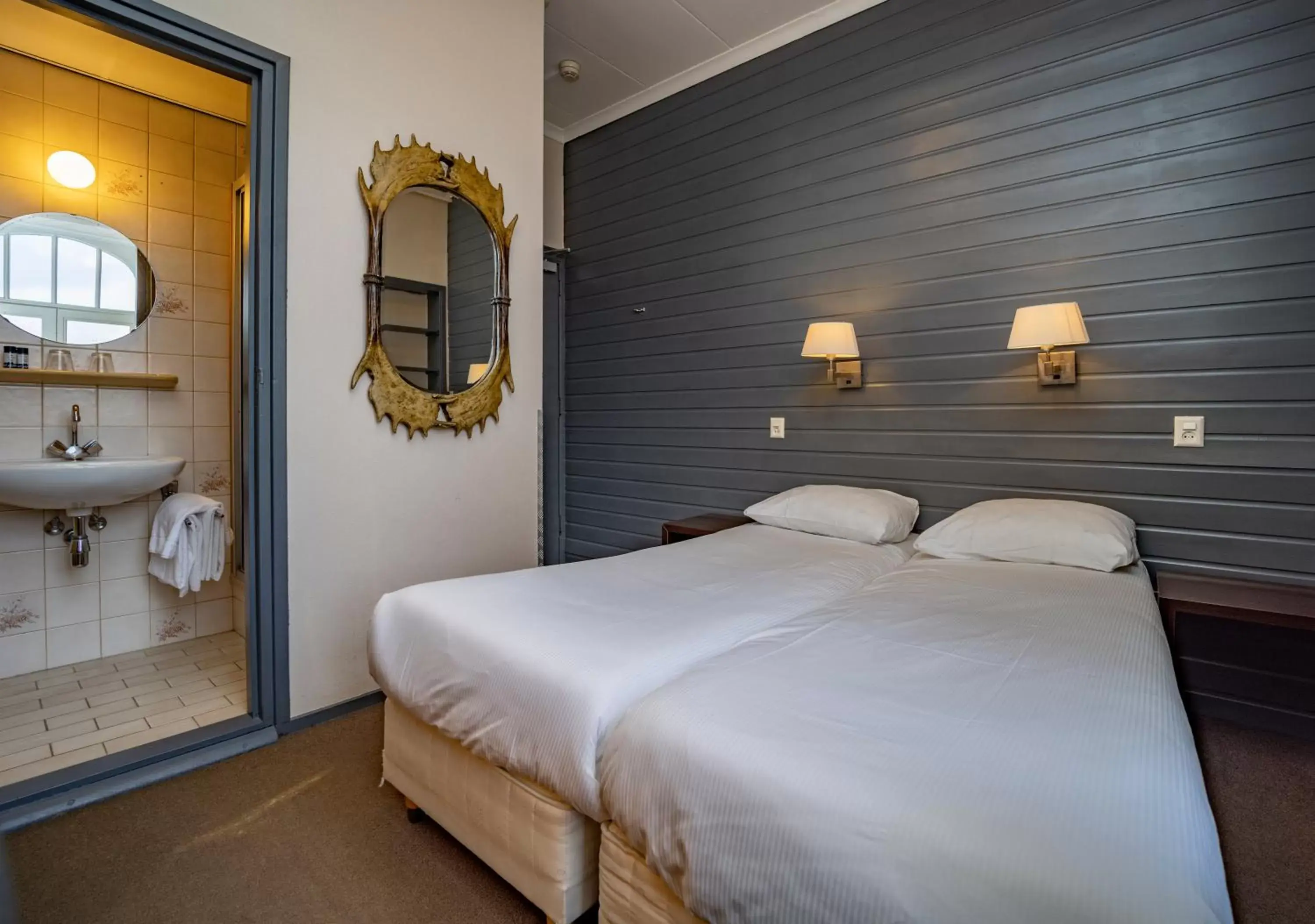 Bedroom, Bed in Fletcher Hotel Restaurant De Geulvallei