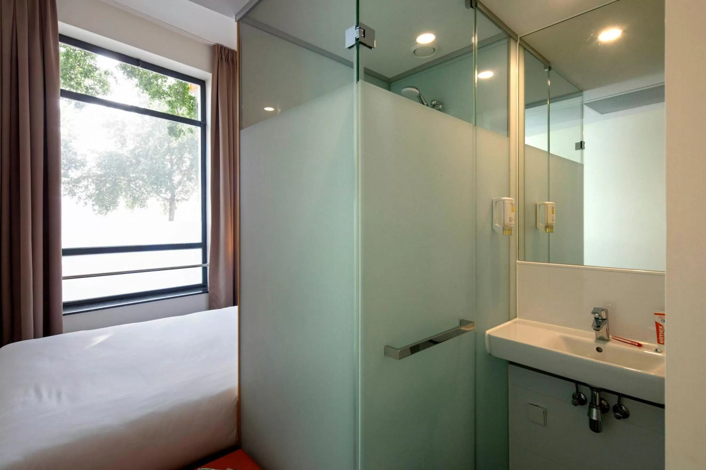 Bathroom in easyHotel Maastricht City Centre