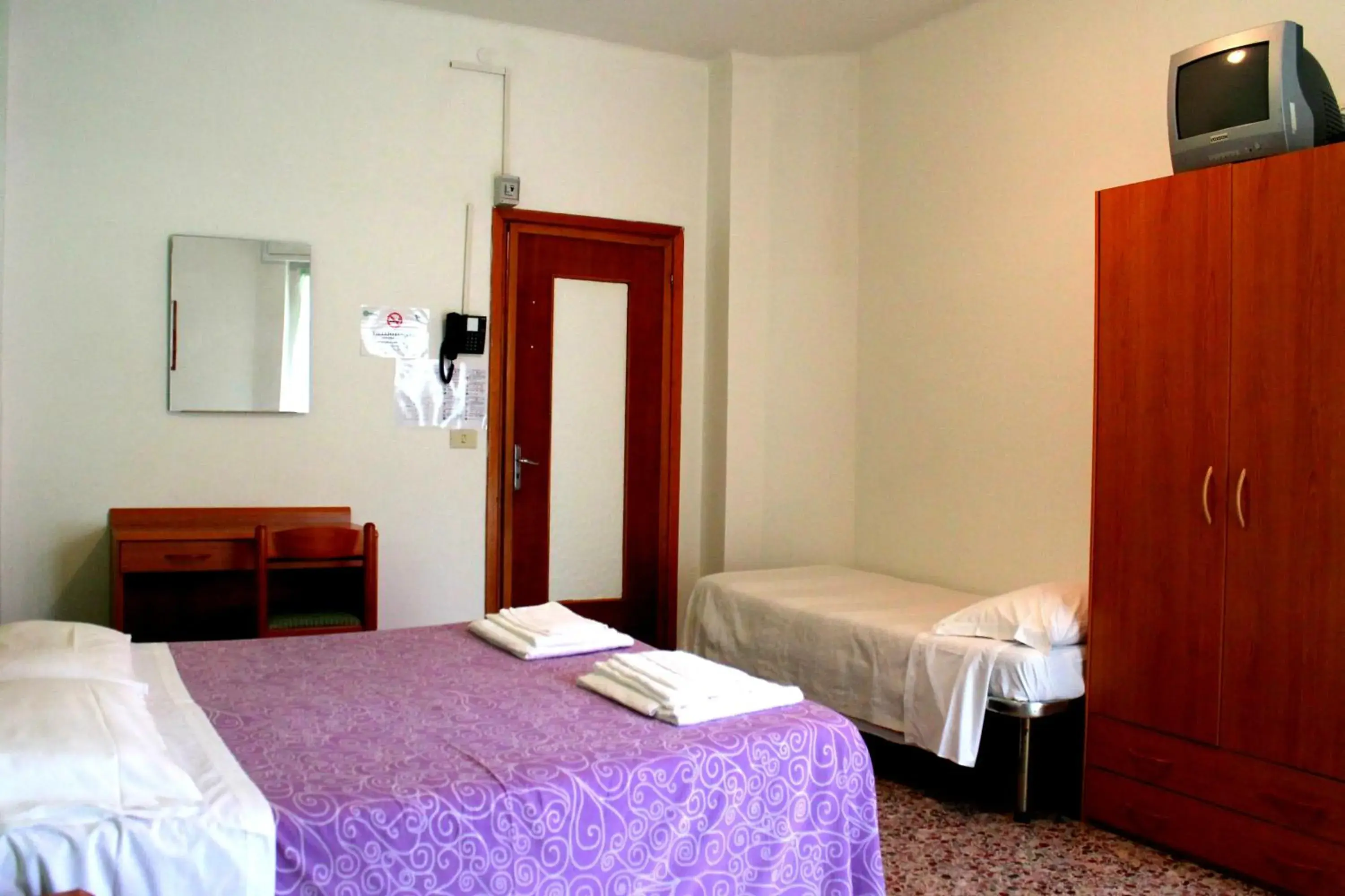Photo of the whole room, Room Photo in Albergo Nella