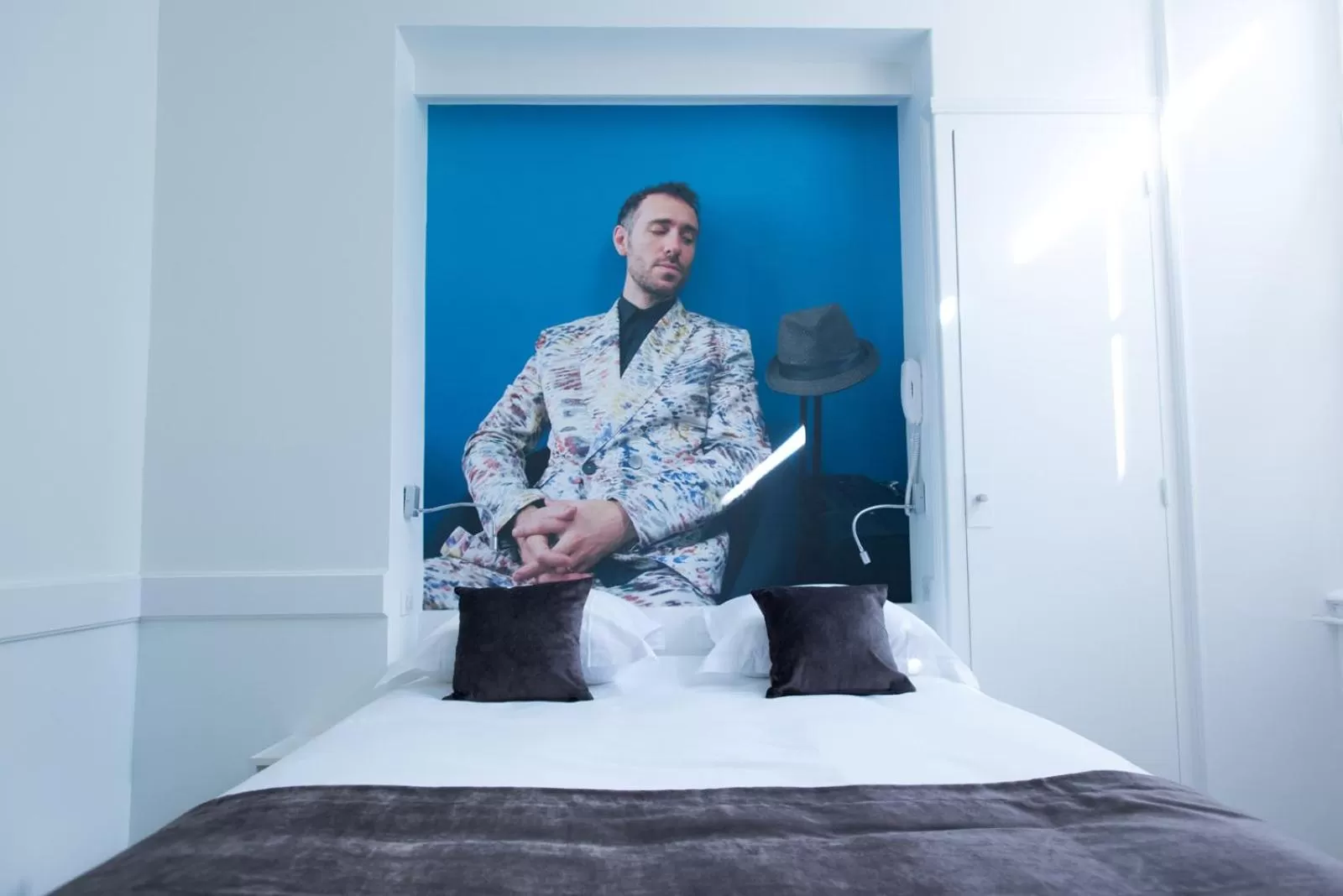 Property building, Bed in Hôtel François 1er