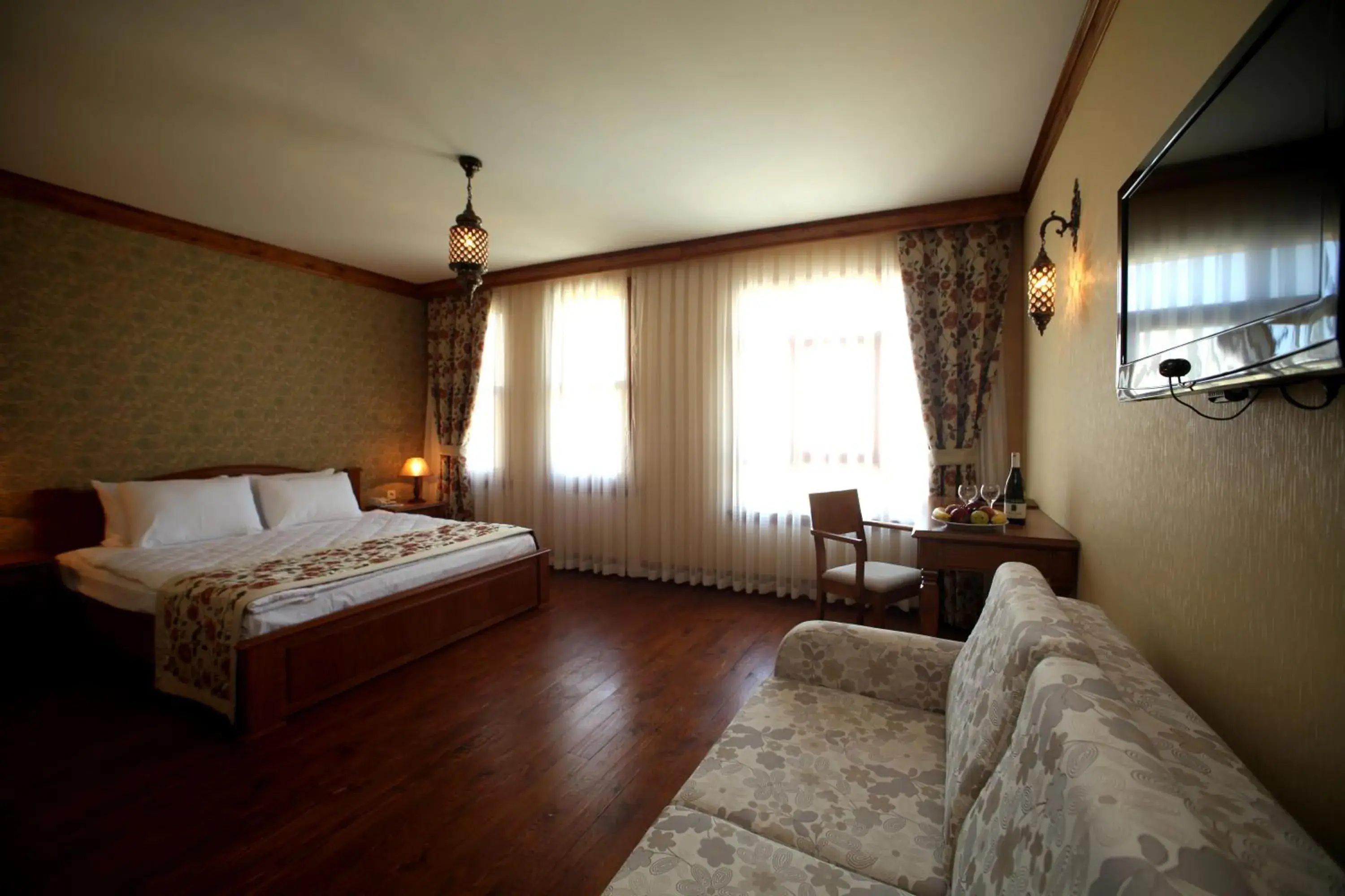 Bed in Lalinn Hotel
