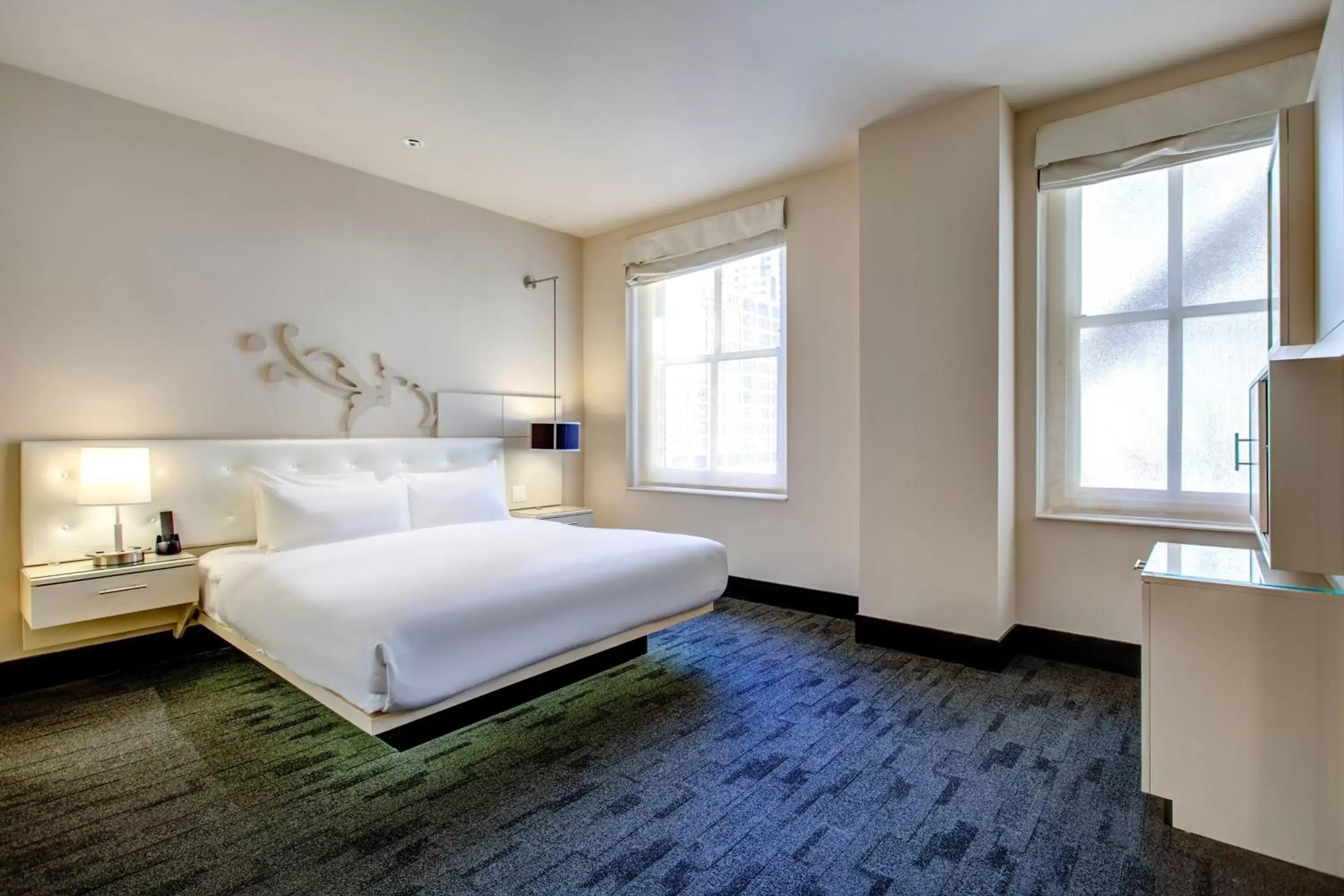 Photo of the whole room, Bed in W Chicago - City Center