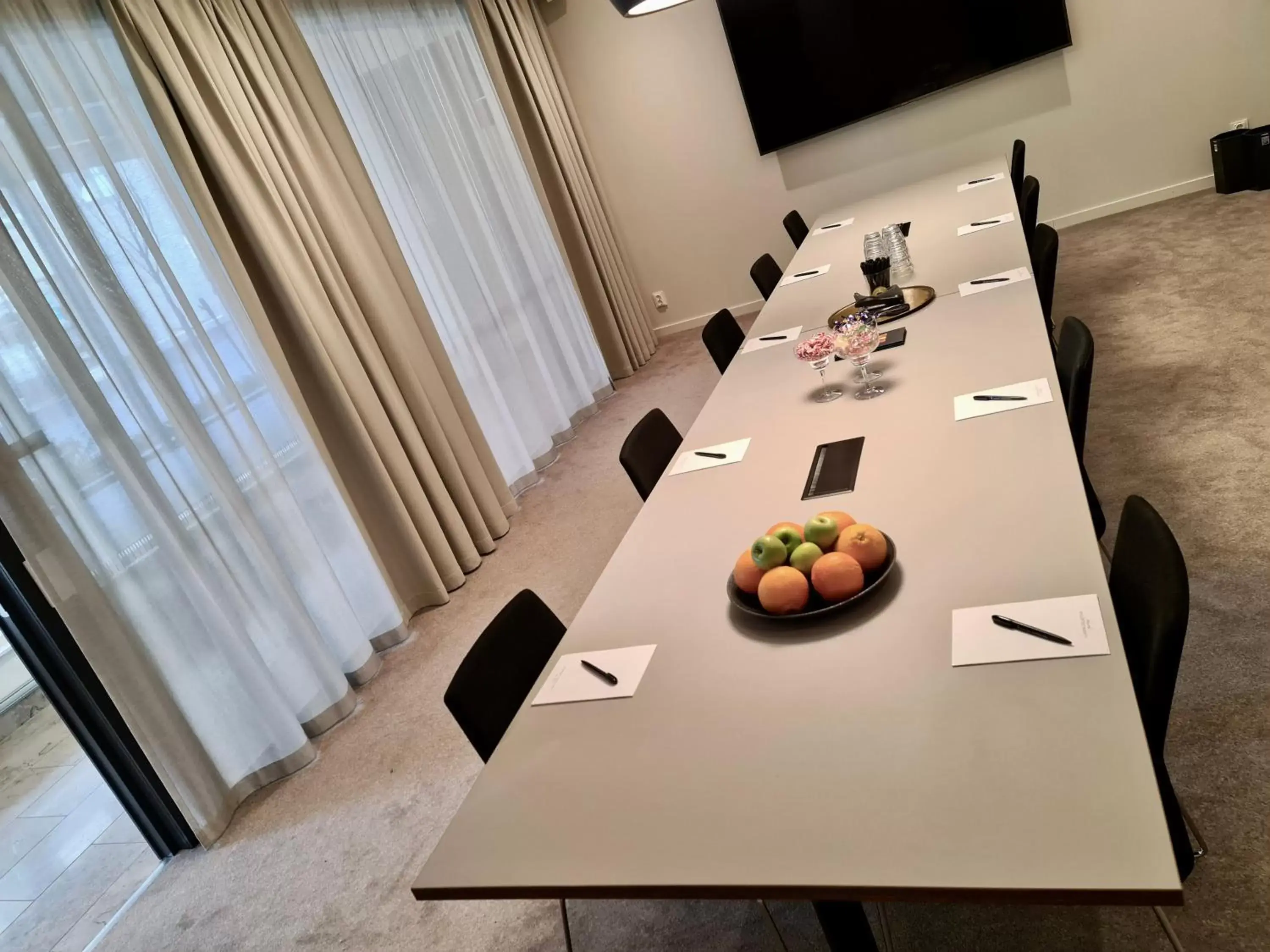 Meeting/conference room, TV/Entertainment Center in Clarion Collection Hotel Mektagonen