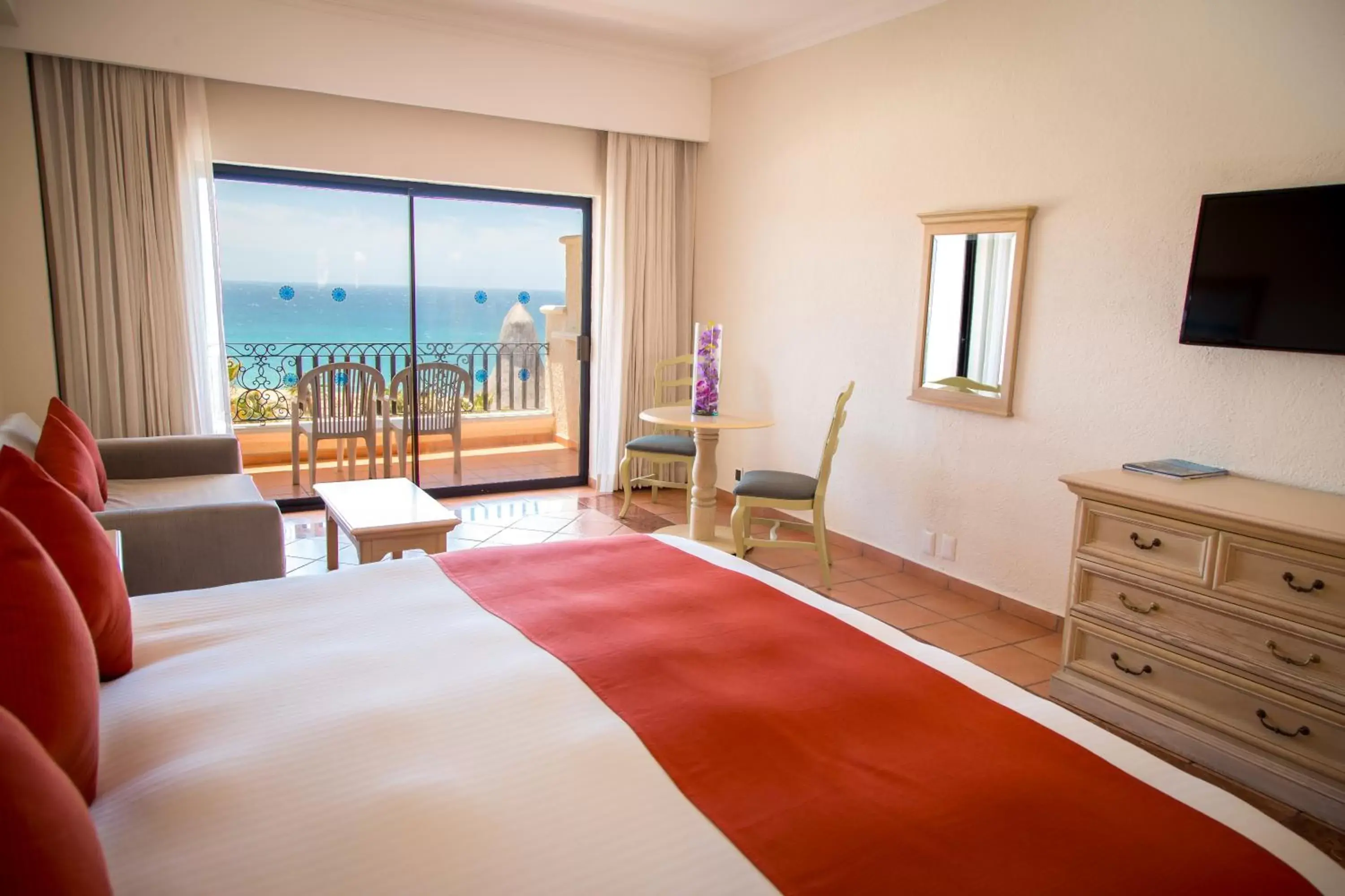 Junior Suite Ocean View (2 Adults + 2 Children) in Sandos Finisterra All Inclusive