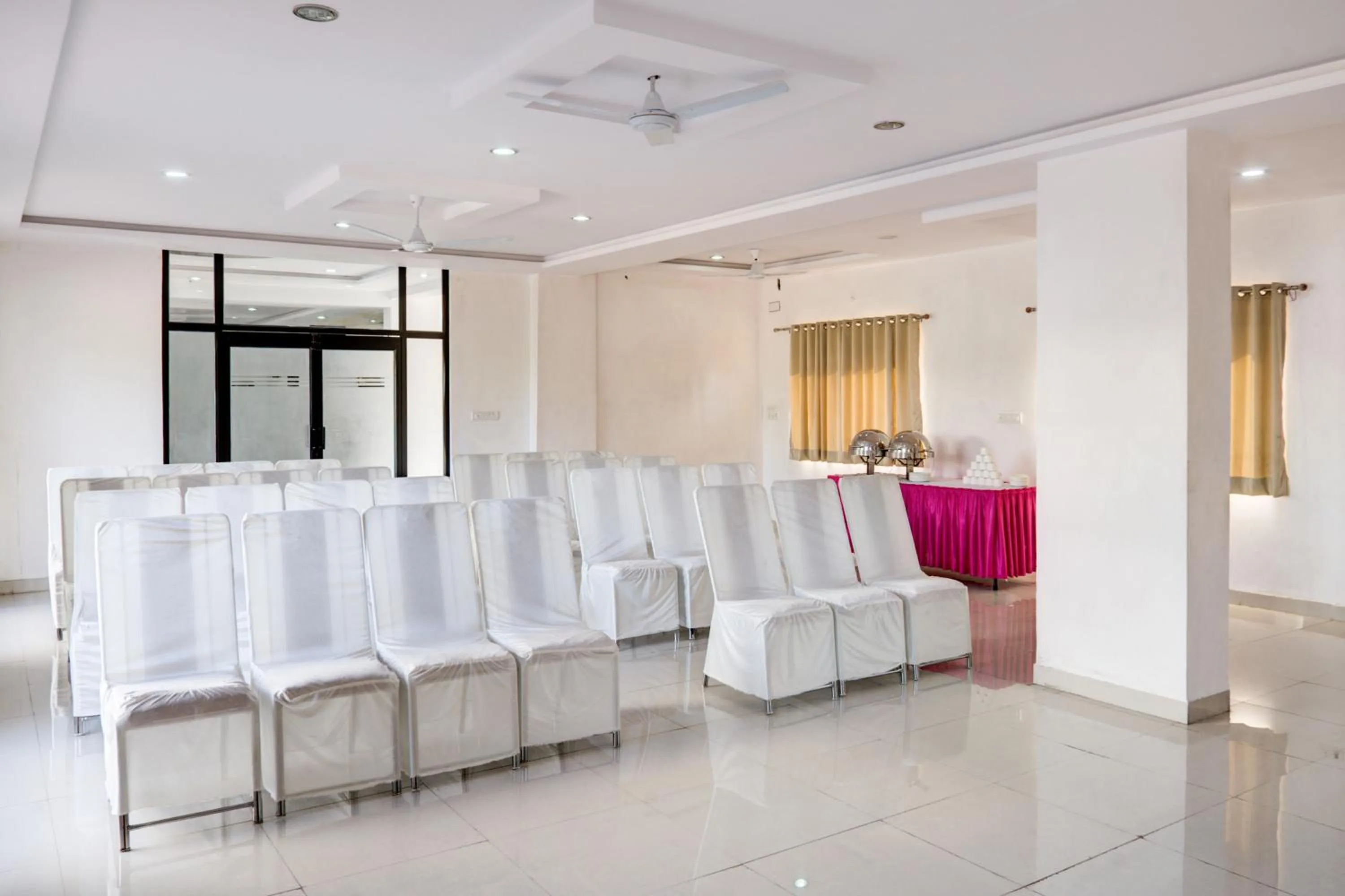 Business facilities in The Park Classic Udaipur