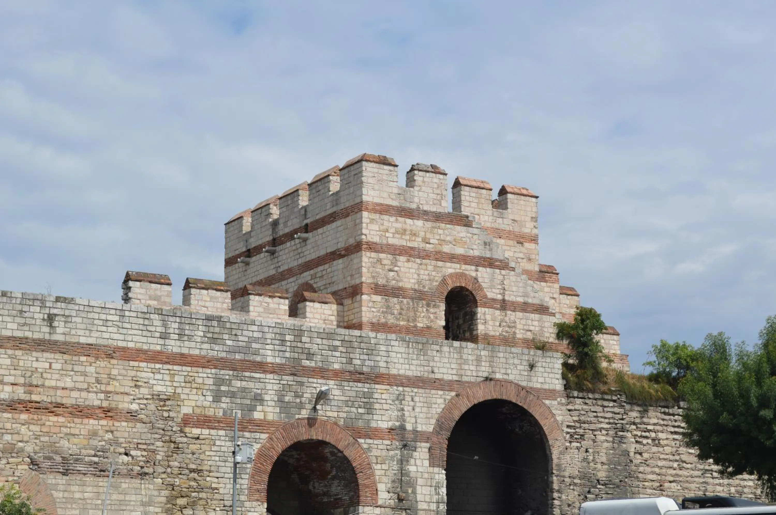 Property building in Golden Gate Hotel Topkapı