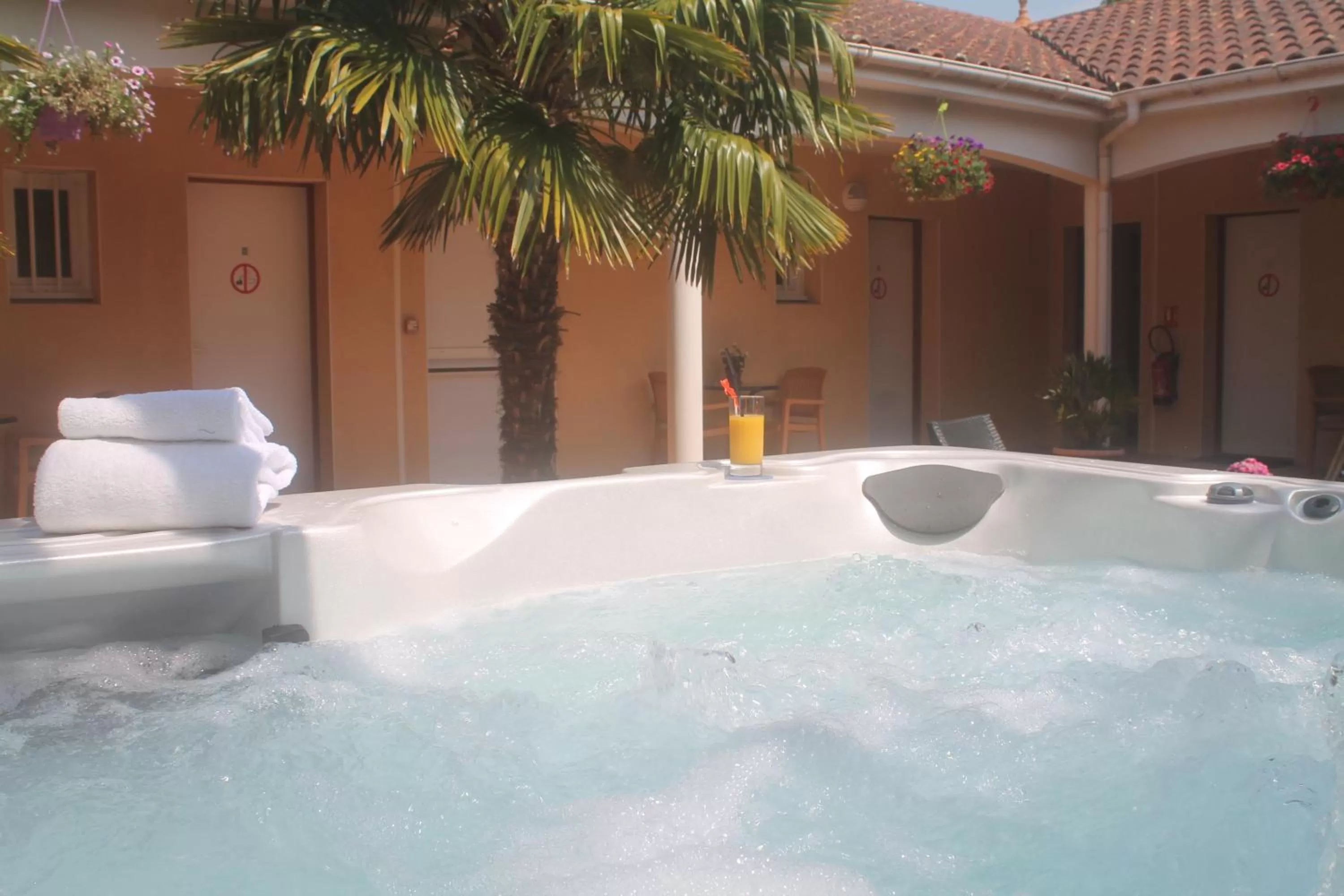 Hot Tub in La Closerie, Nantes Nord