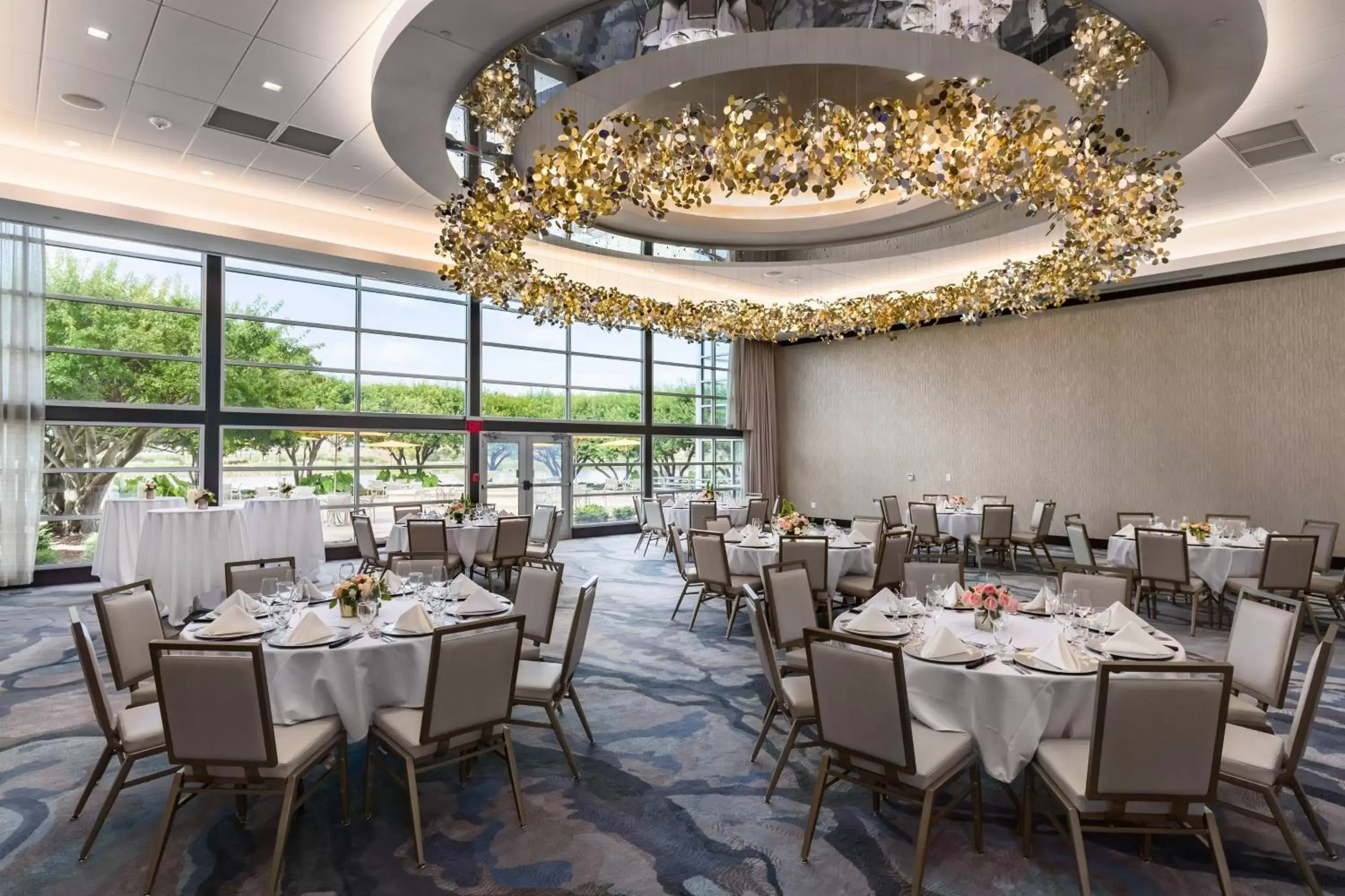 Banquet/Function facilities, Restaurant/Places to Eat in South Sioux City Marriott Riverfront
