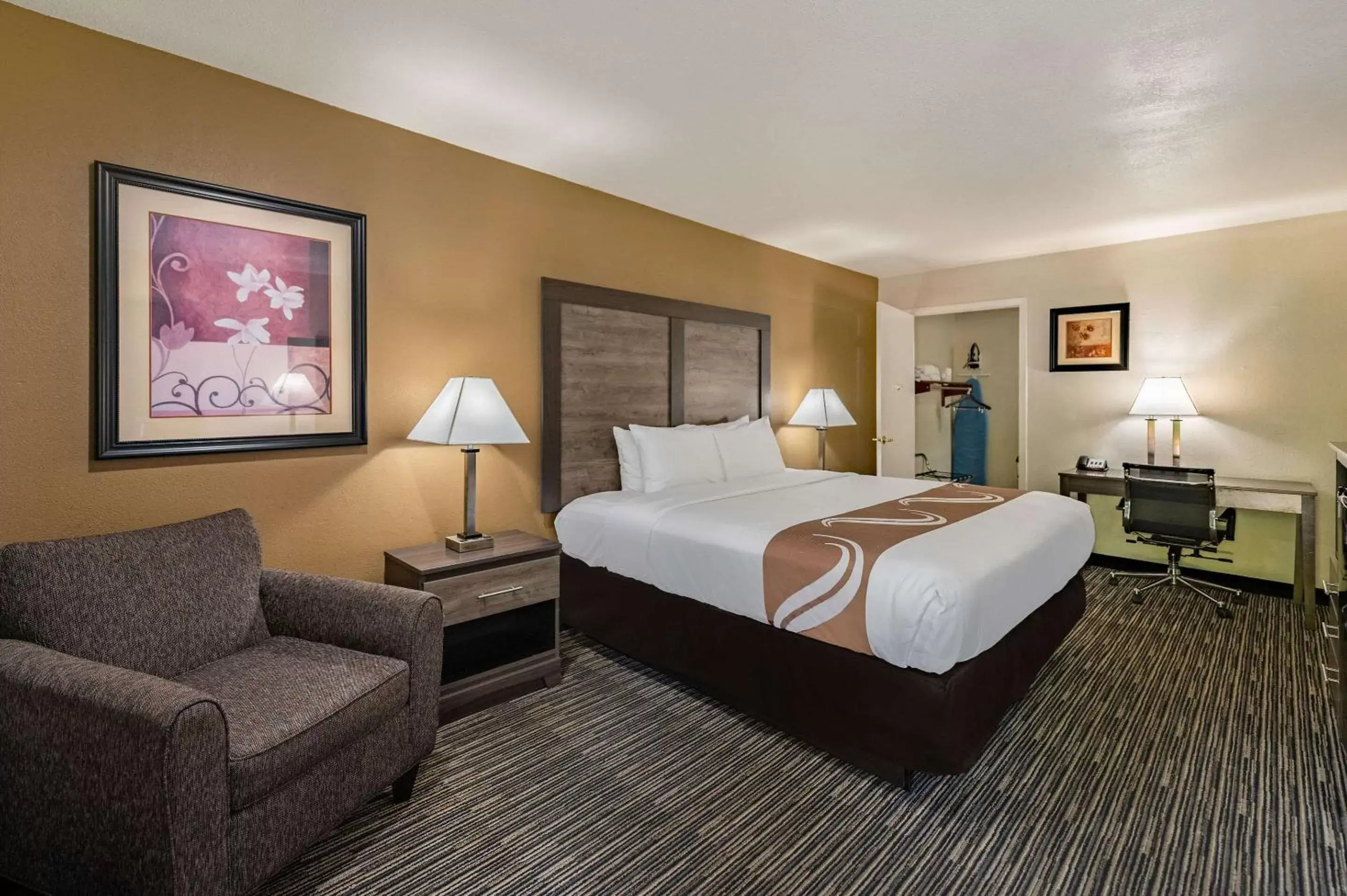 Bedroom in Quality Inn & Suites Lufkin