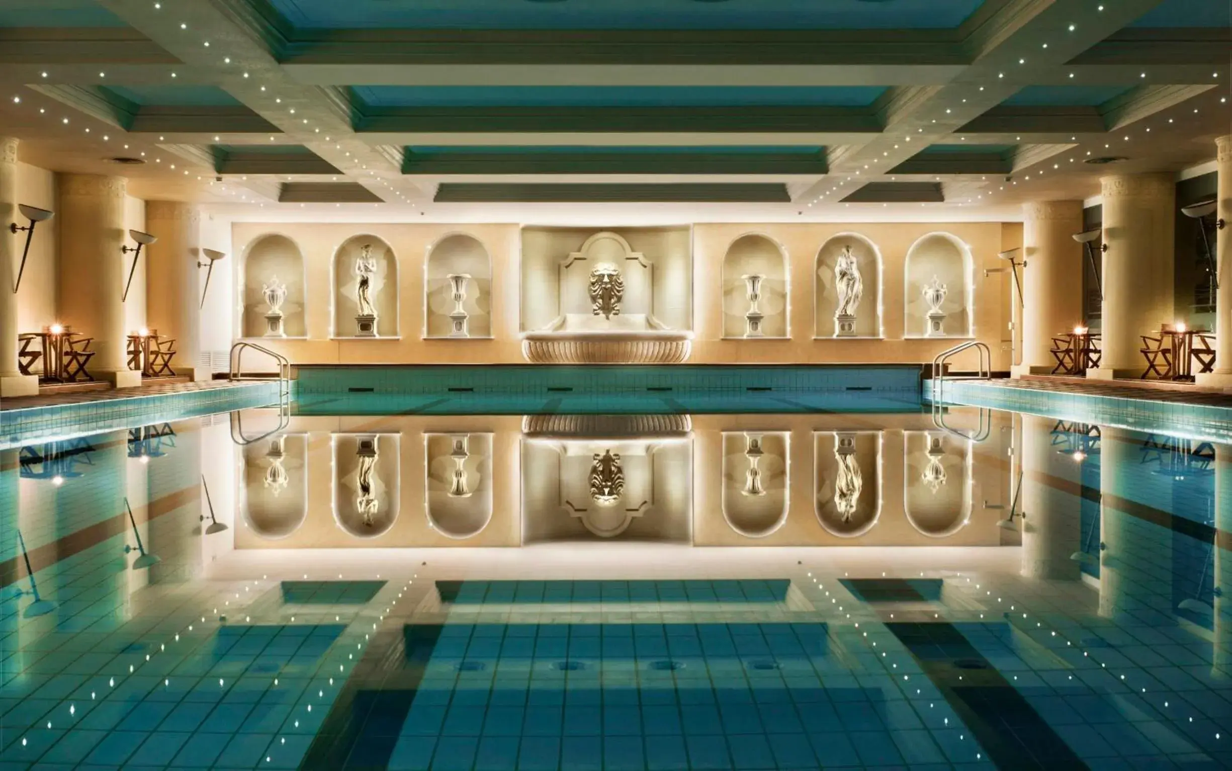 Swimming Pool in Grand Hotel Dino