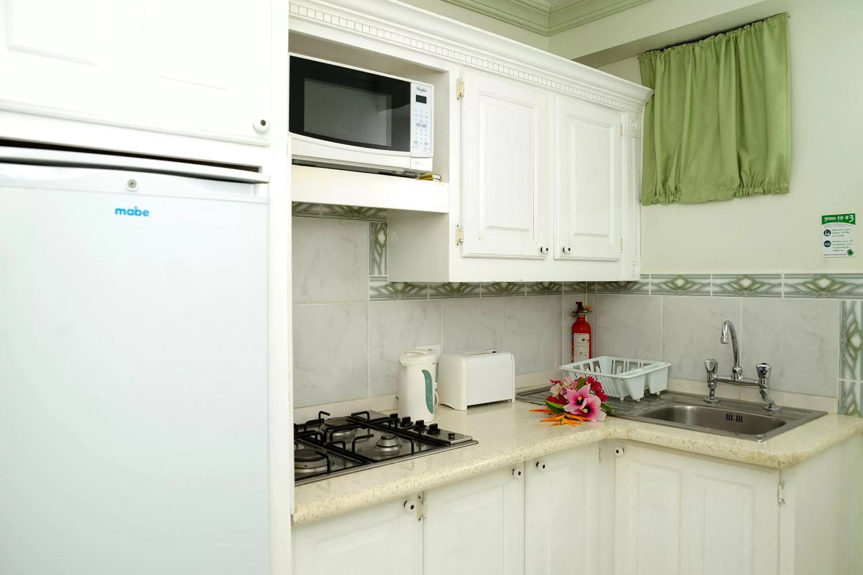 Kitchen or kitchenette, Kitchen/Kitchenette in Dover Beach Hotel