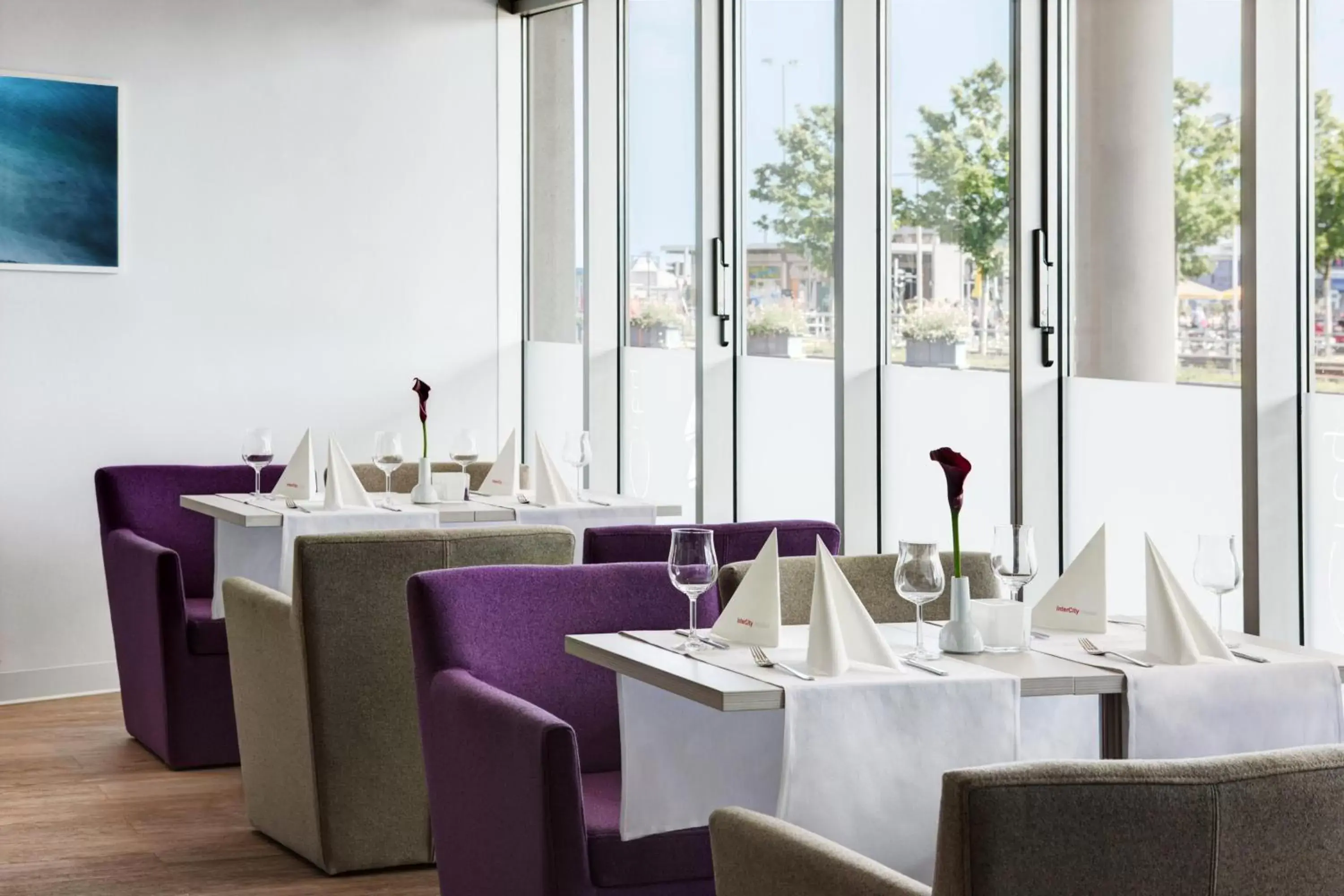 Restaurant/Places to Eat in IntercityHotel Kiel