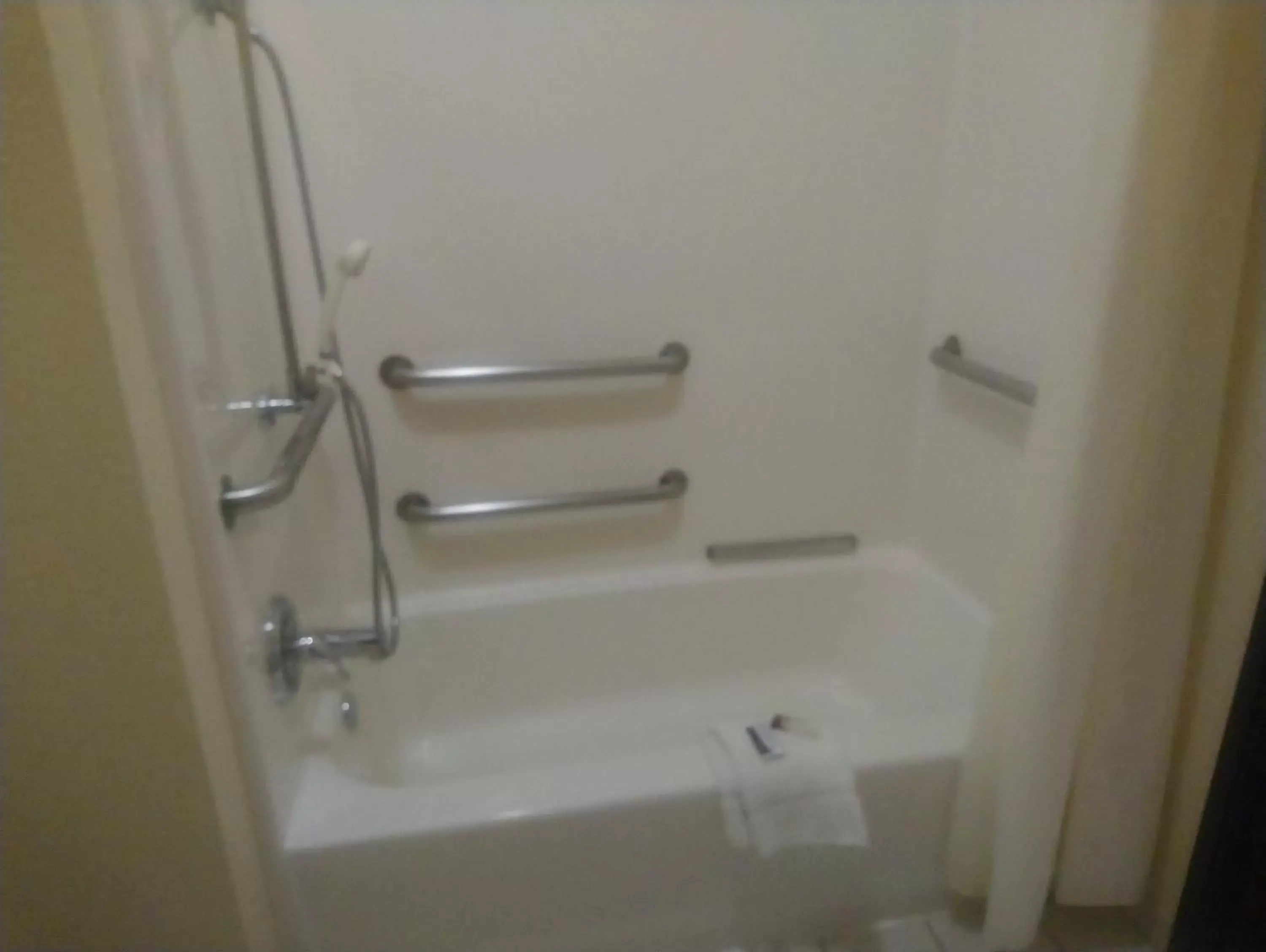 Bathroom in Geneva Motel Inn
