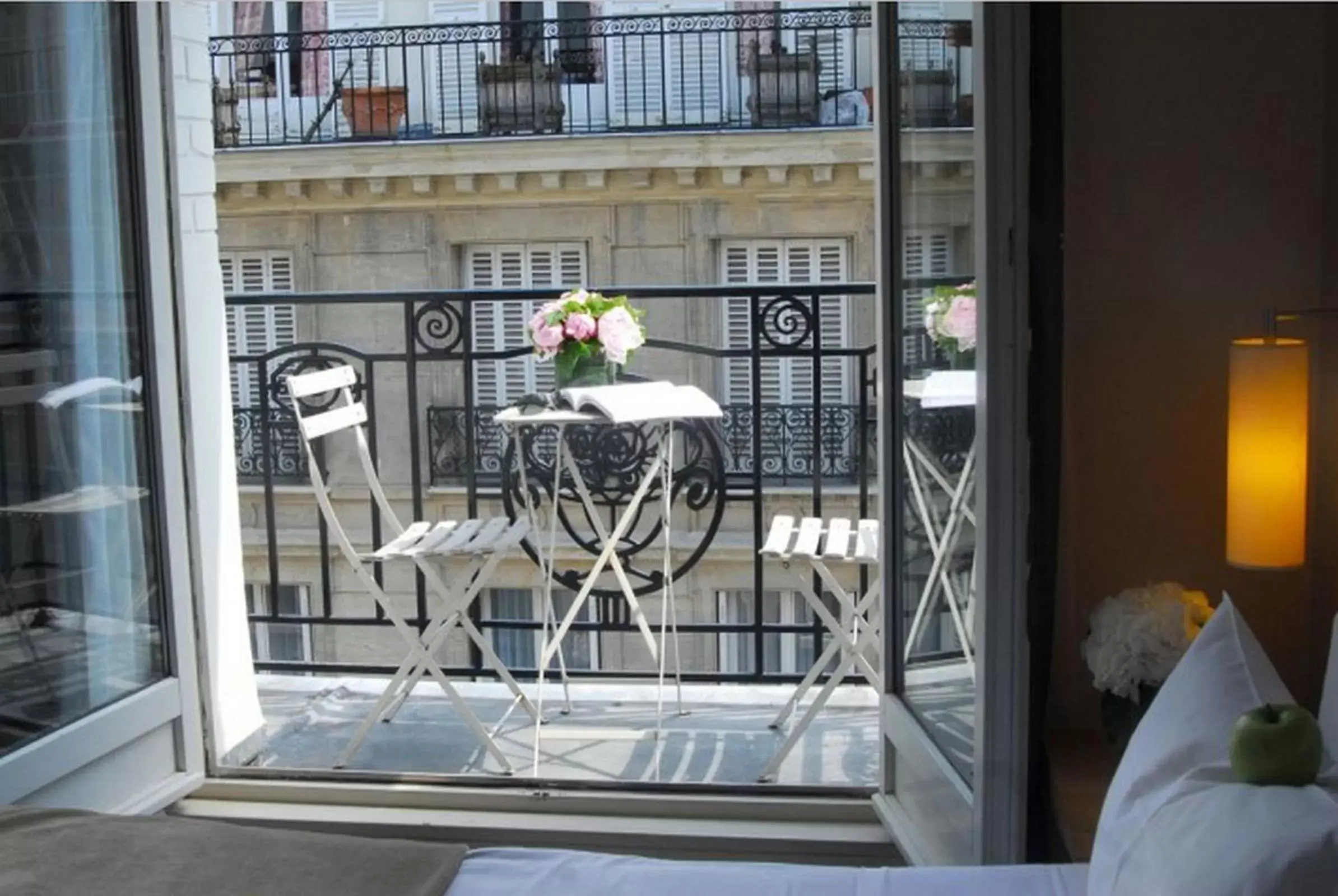 Bed, Balcony/Terrace in Le Général Hôtel