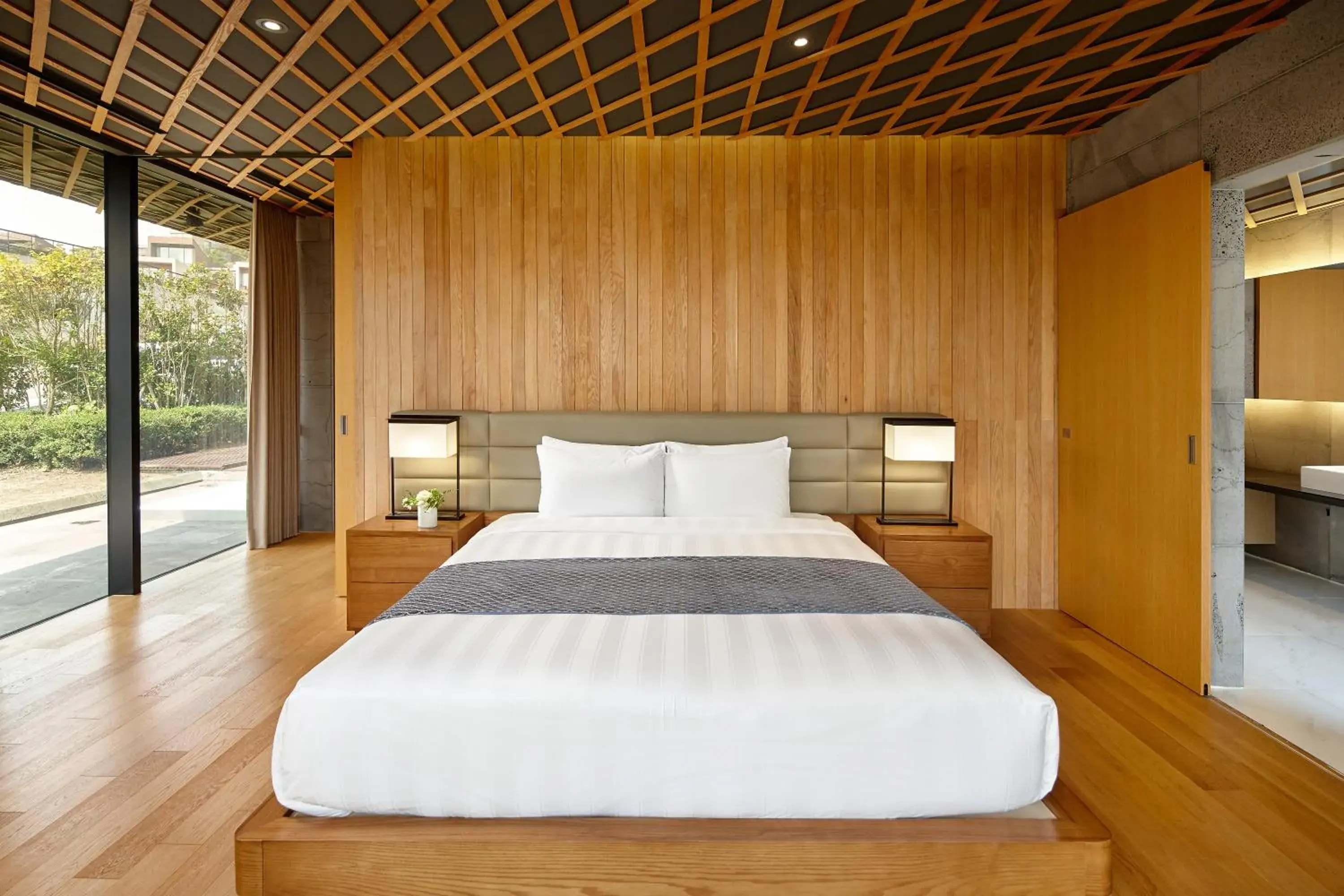 Bed in Lotte Resort Jeju Artvillas