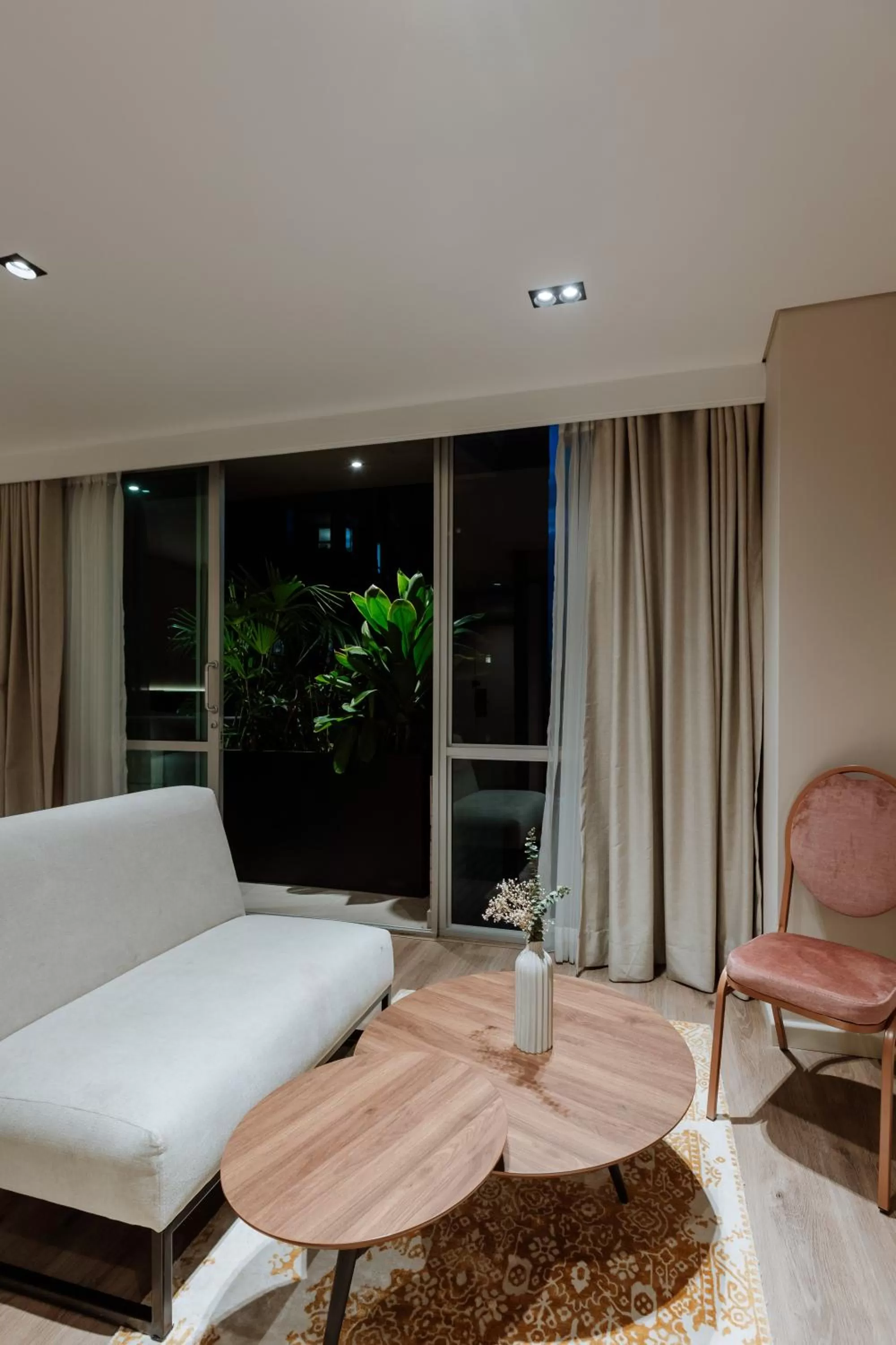 Living room in 1616 Hotel