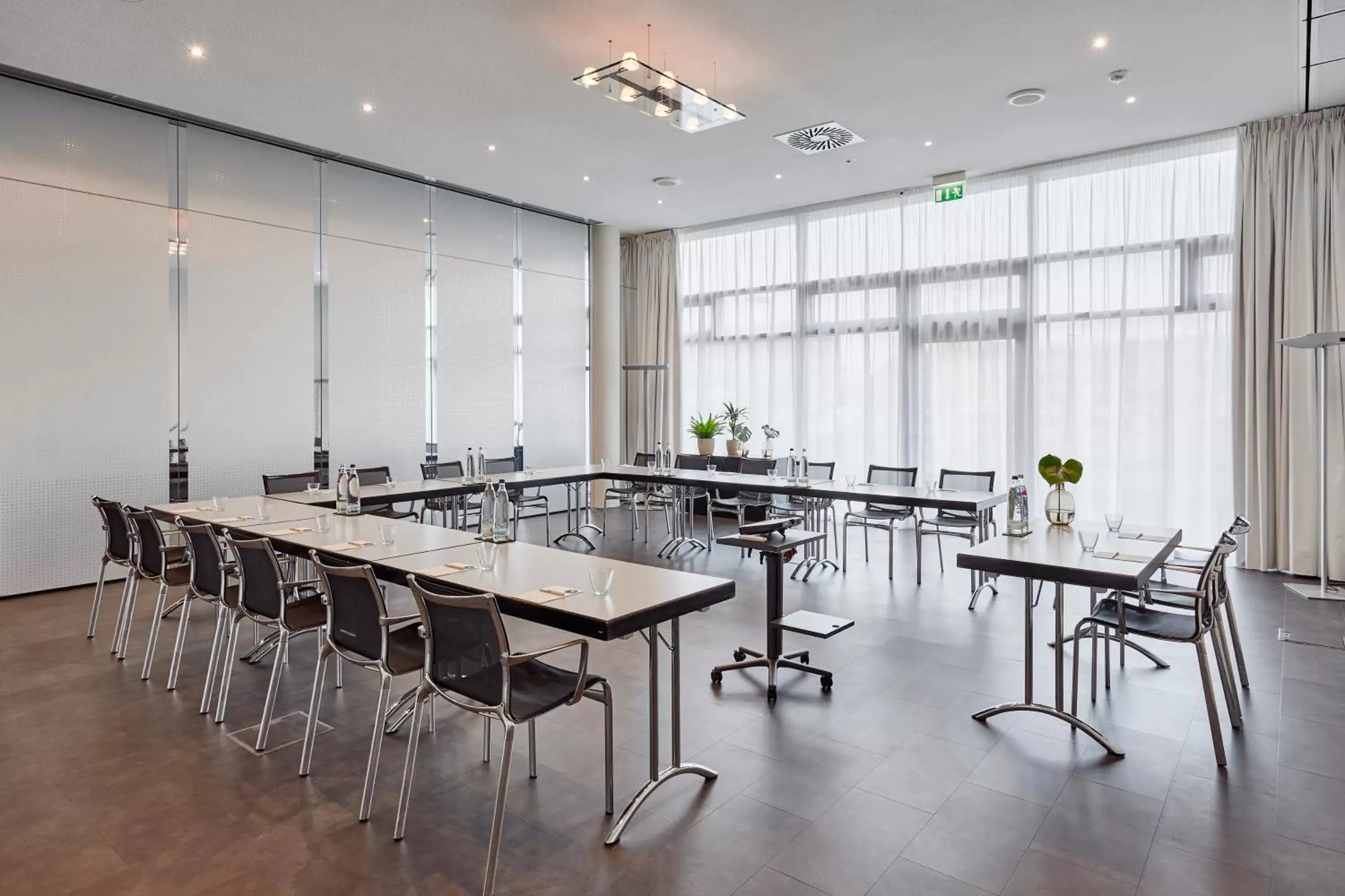 Meeting/conference room in INNSiDE by Meliá Bremen