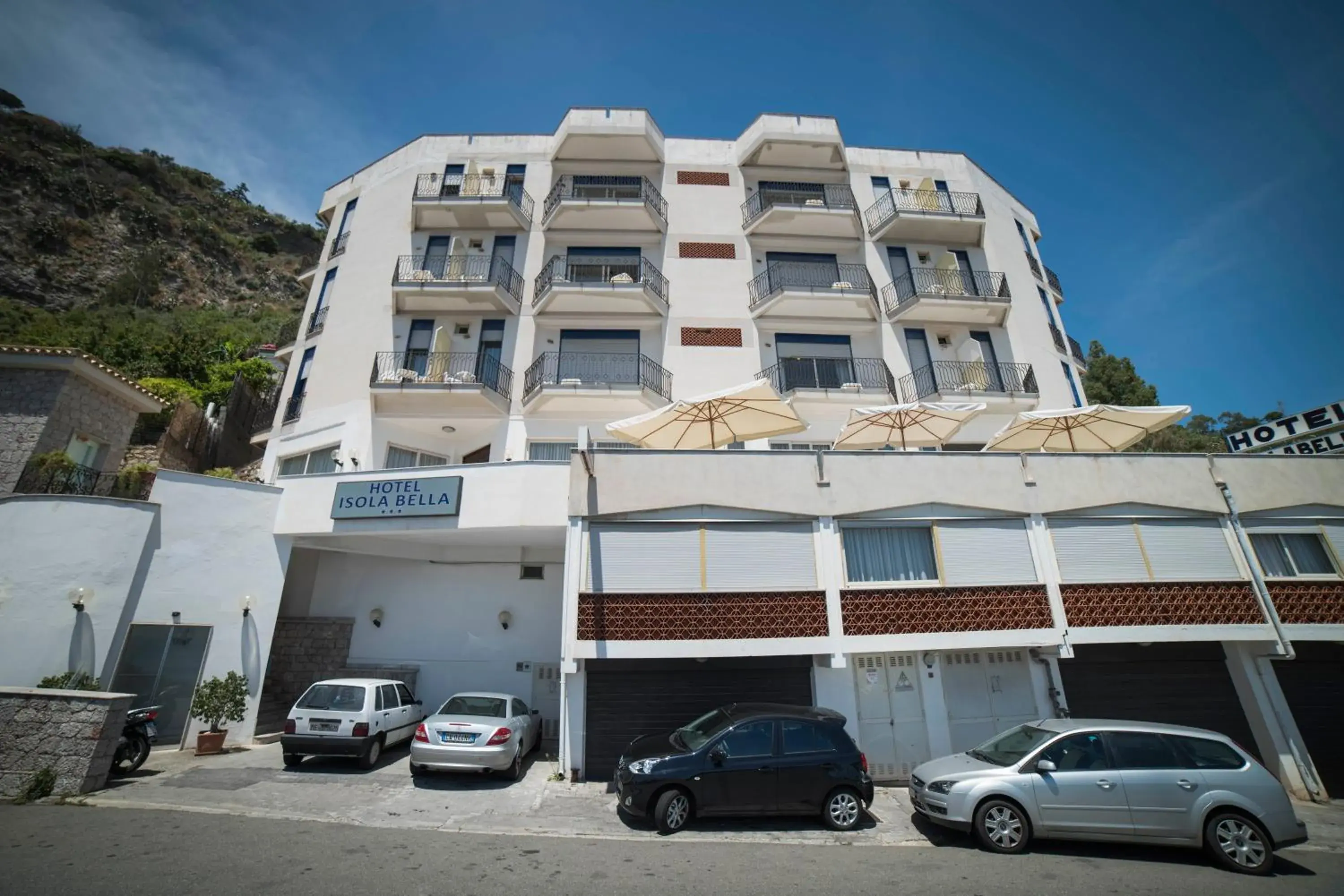 Facade/entrance, Property Building in Hotel Isola Bella