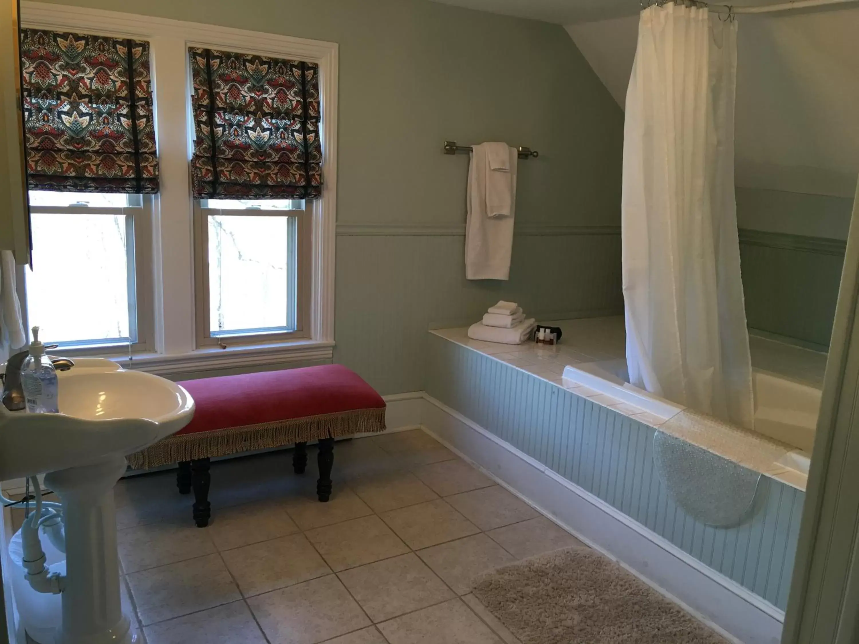 Bathroom in The Inn at Ragged Edge