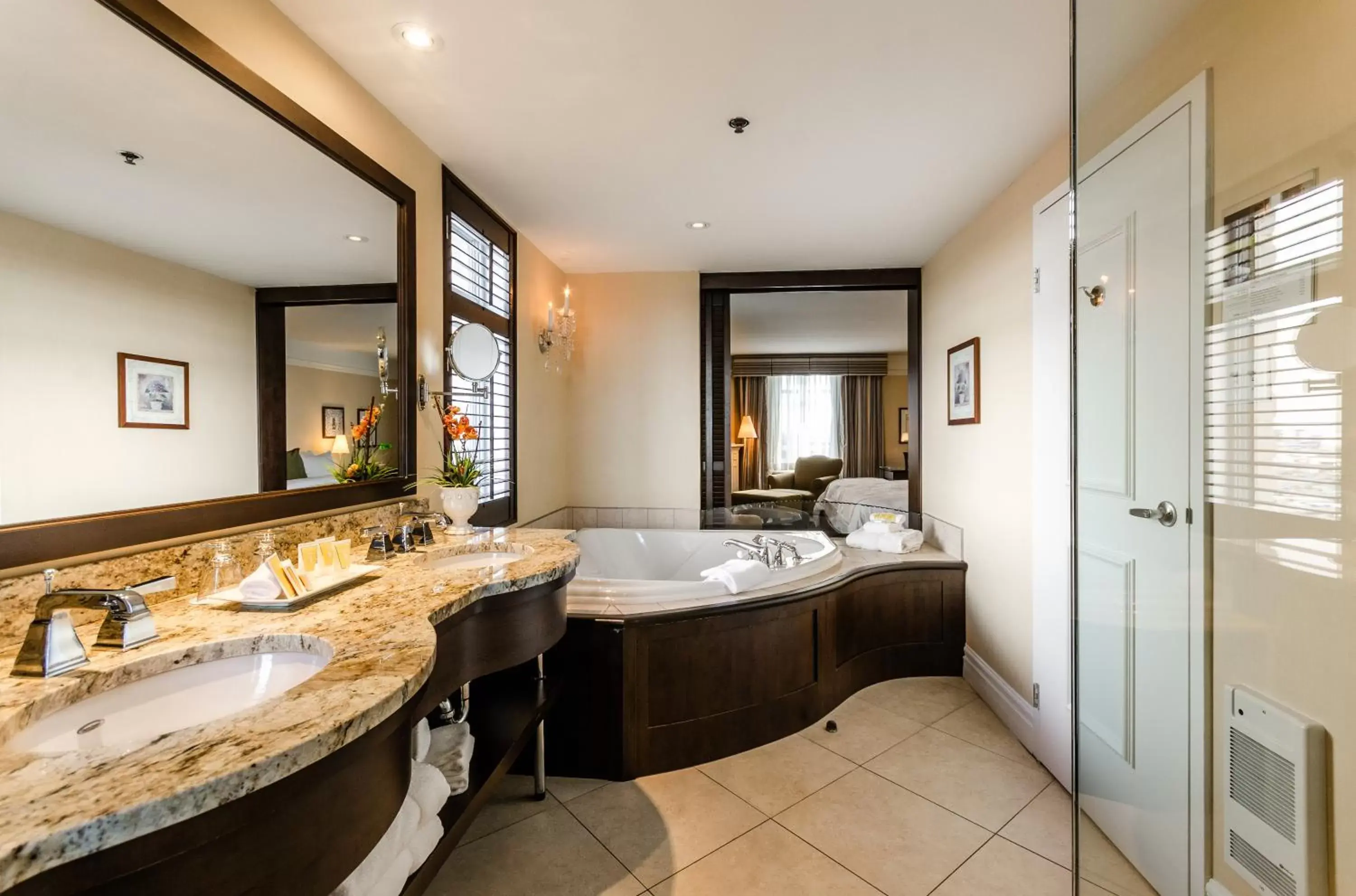 Bathroom in Le St-Martin Hotel & Suites