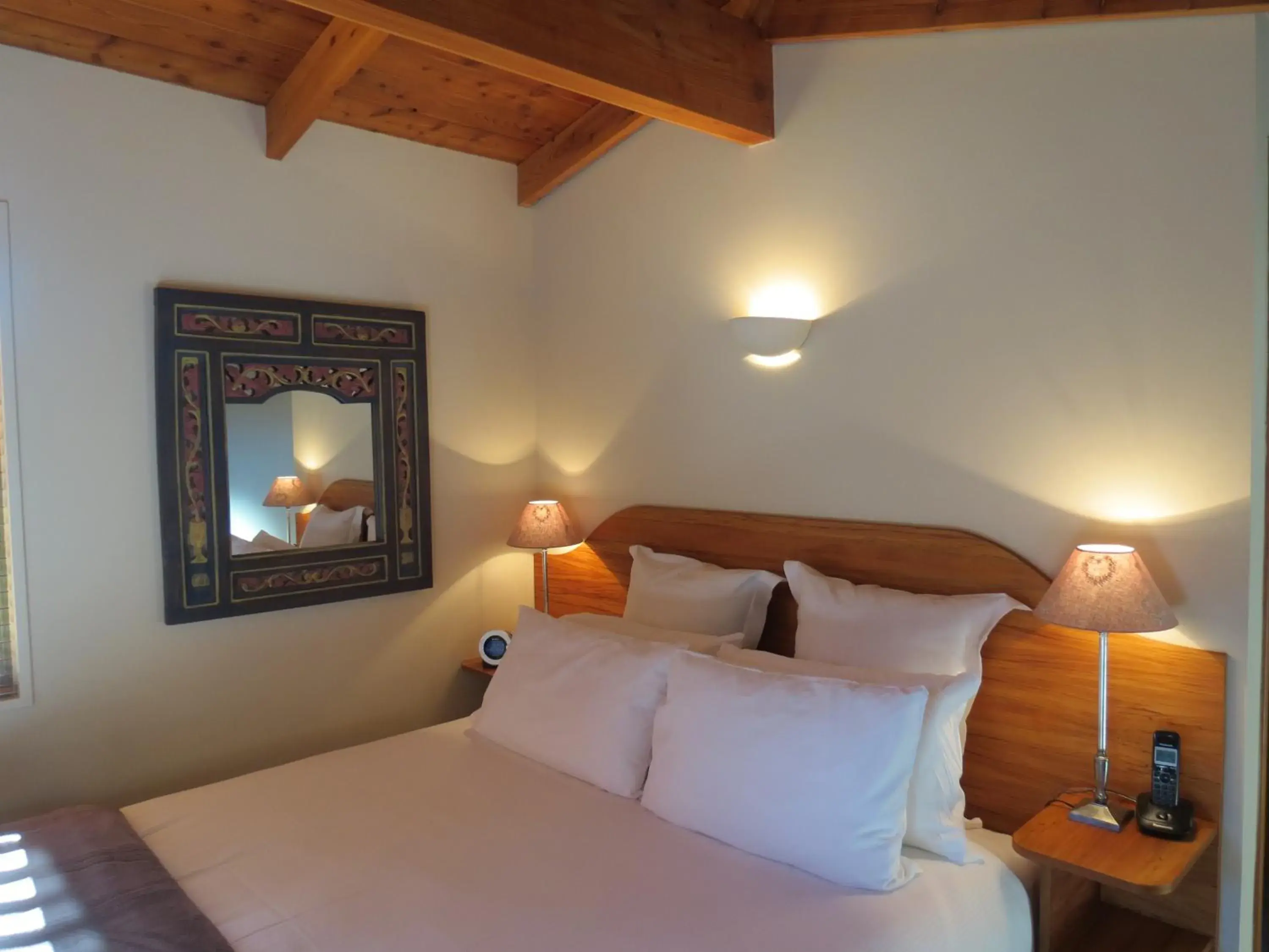 Property building, Bed in Te Wanaka Lodge