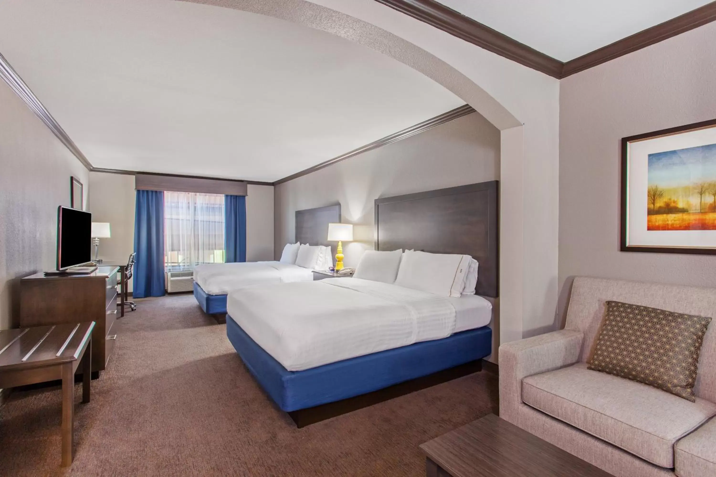 Photo of the whole room, Bed in Holiday Inn Express & Suites Wharton, an IHG Hotel