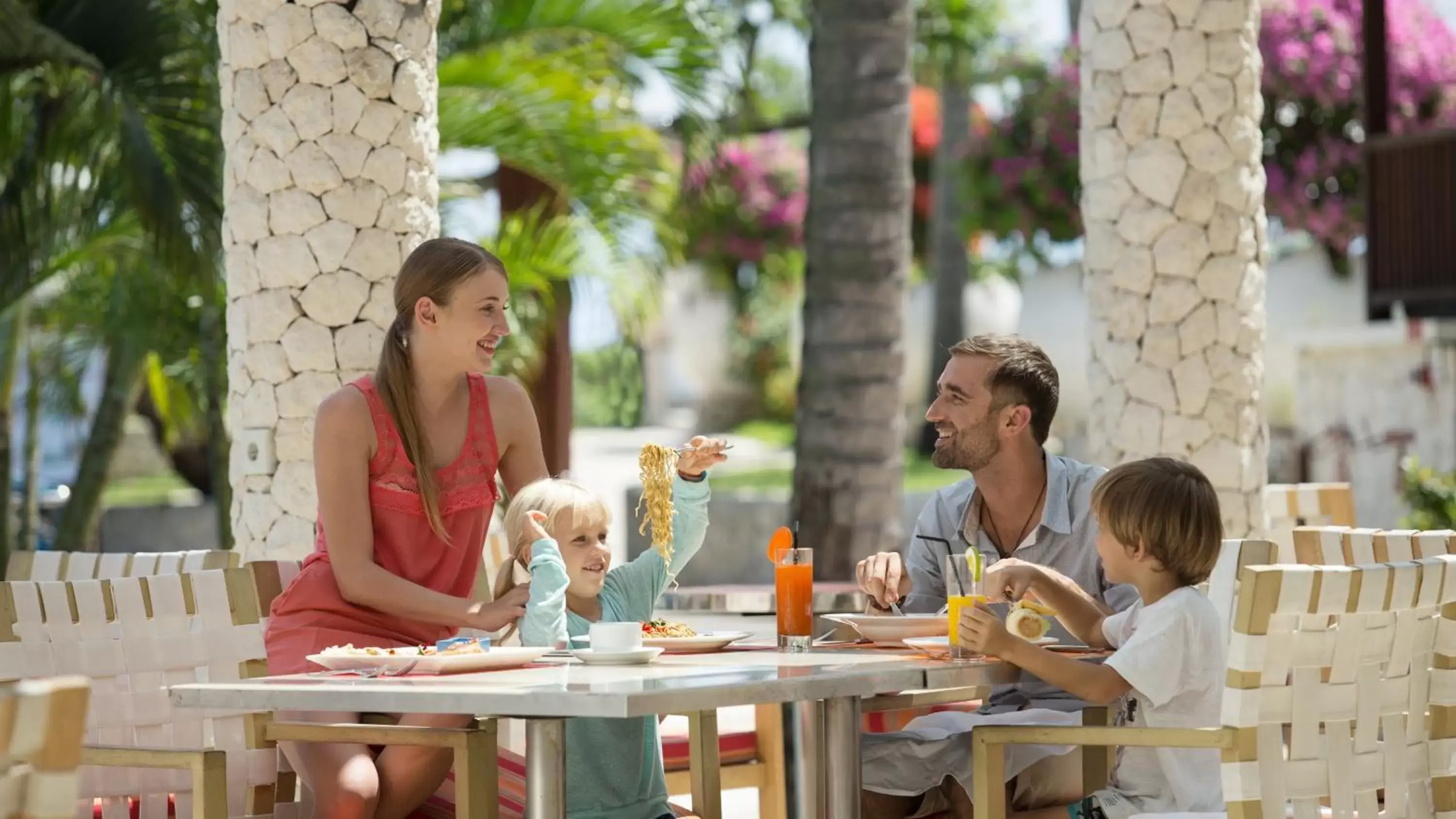 Restaurant/places to eat in Holiday Inn Resort Baruna Bali, an IHG Hotel - CHSE Certified