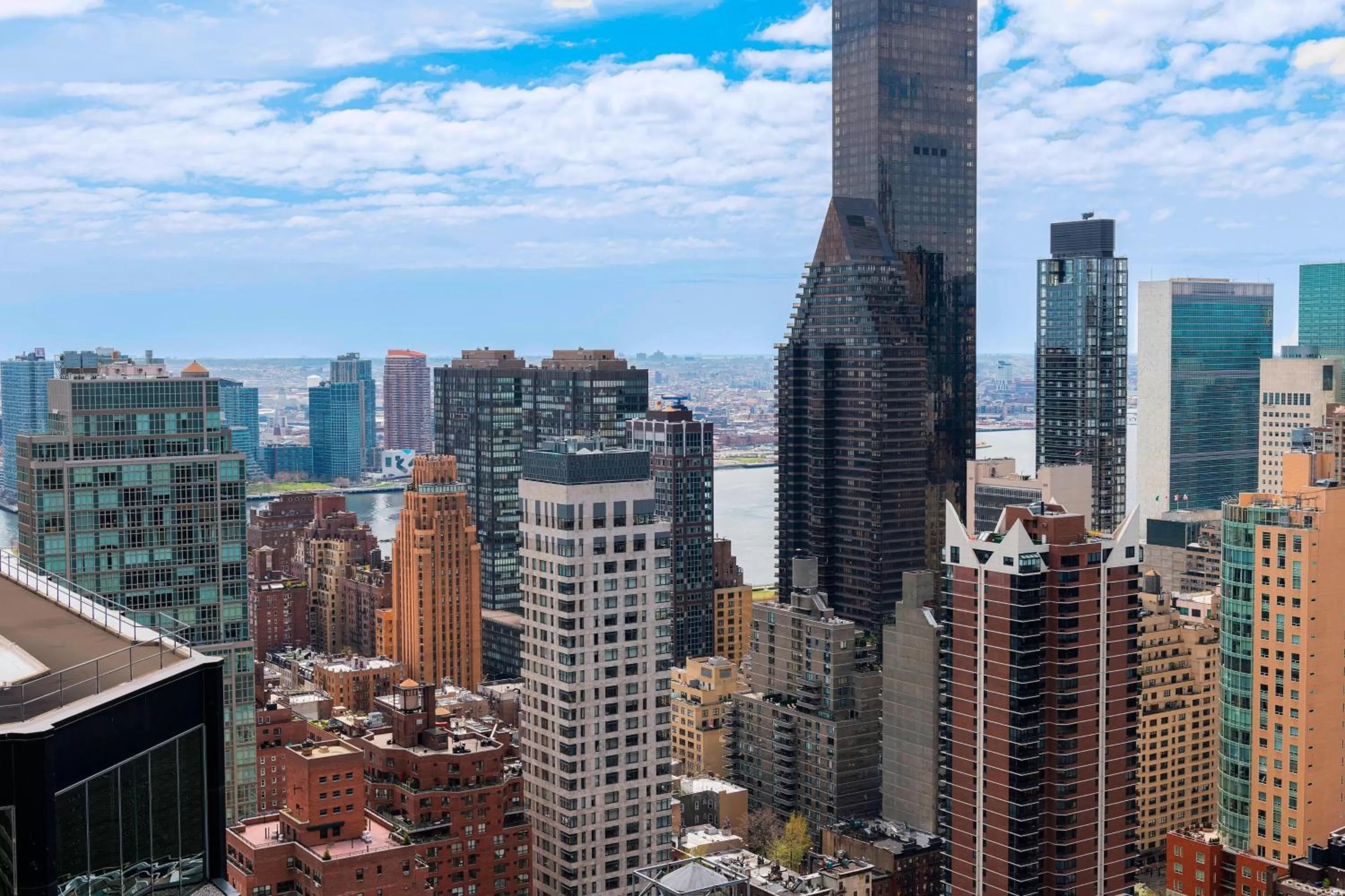 Photo of the whole room in Courtyard New York Manhattan/Midtown East