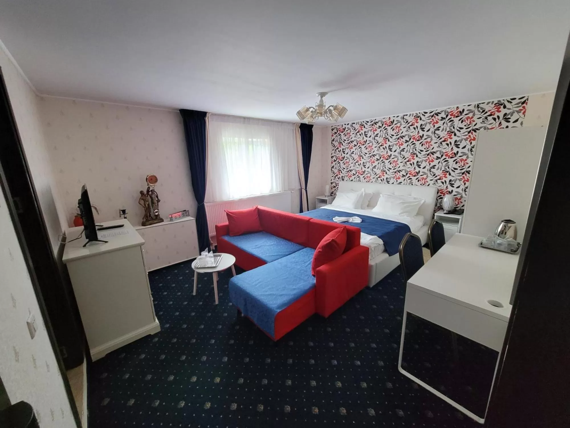 Photo of the whole room, Bed in Hotel Green Palace