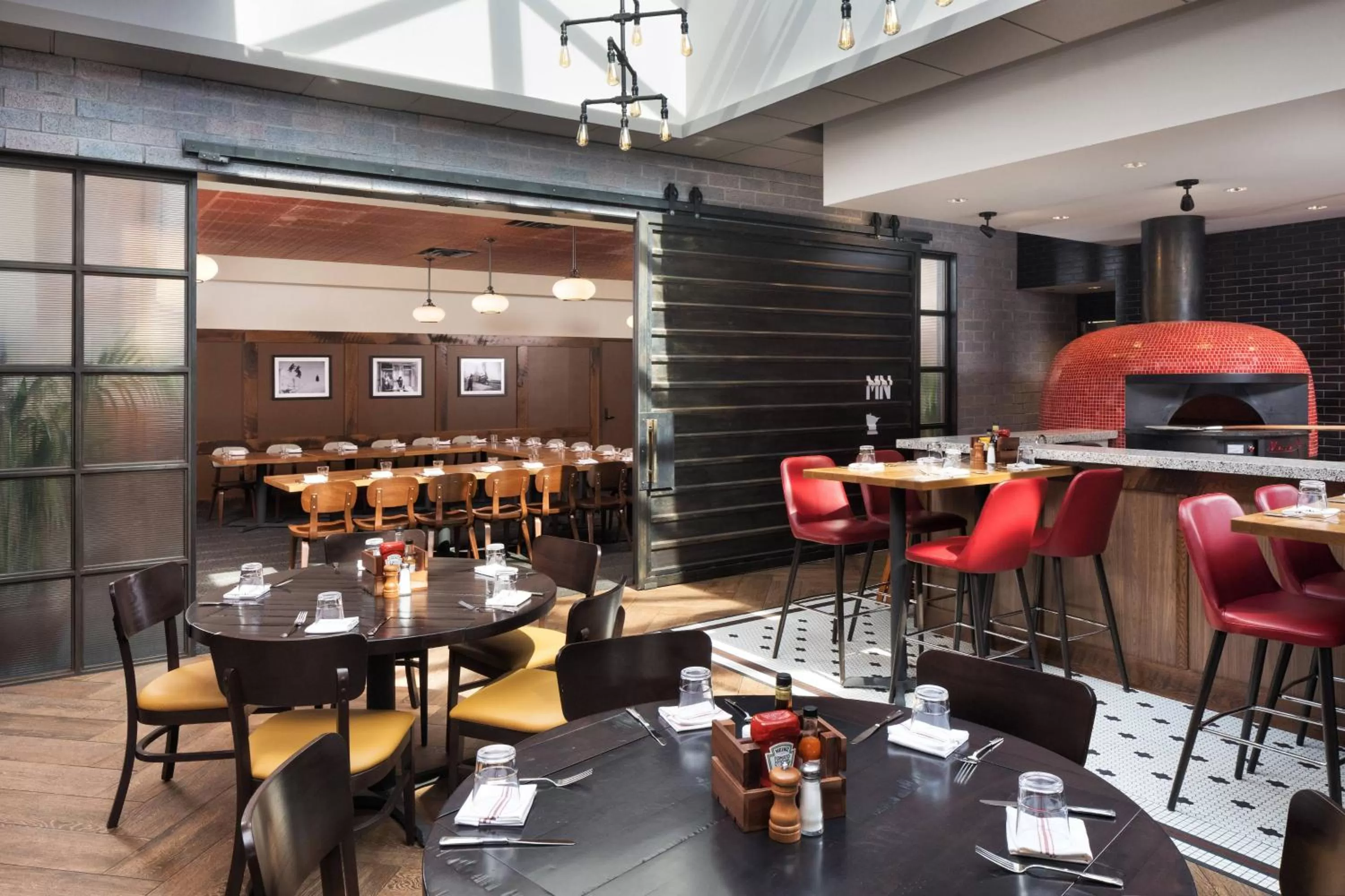 Restaurant/places to eat in Delta Hotels by Marriott Minneapolis Northeast