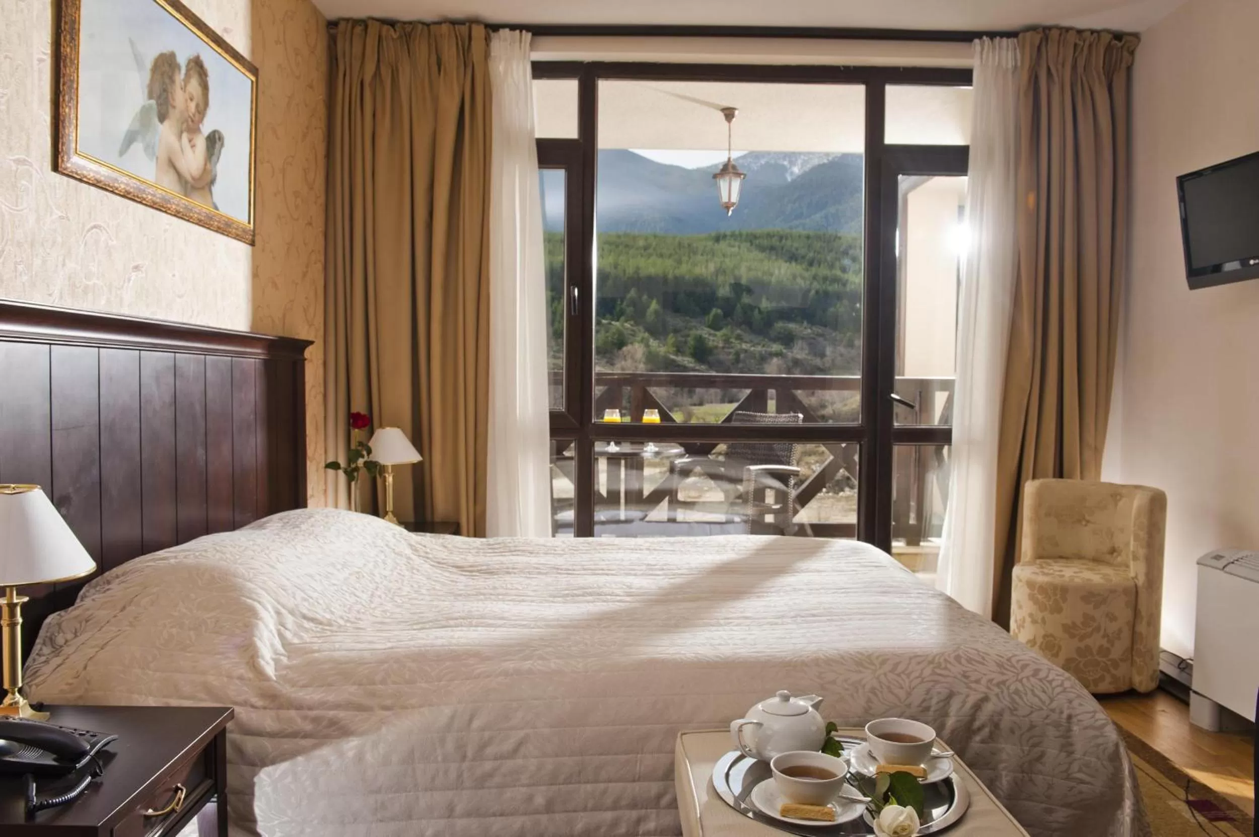 Photo of the whole room, Bed in Premier Luxury Mountain Resort