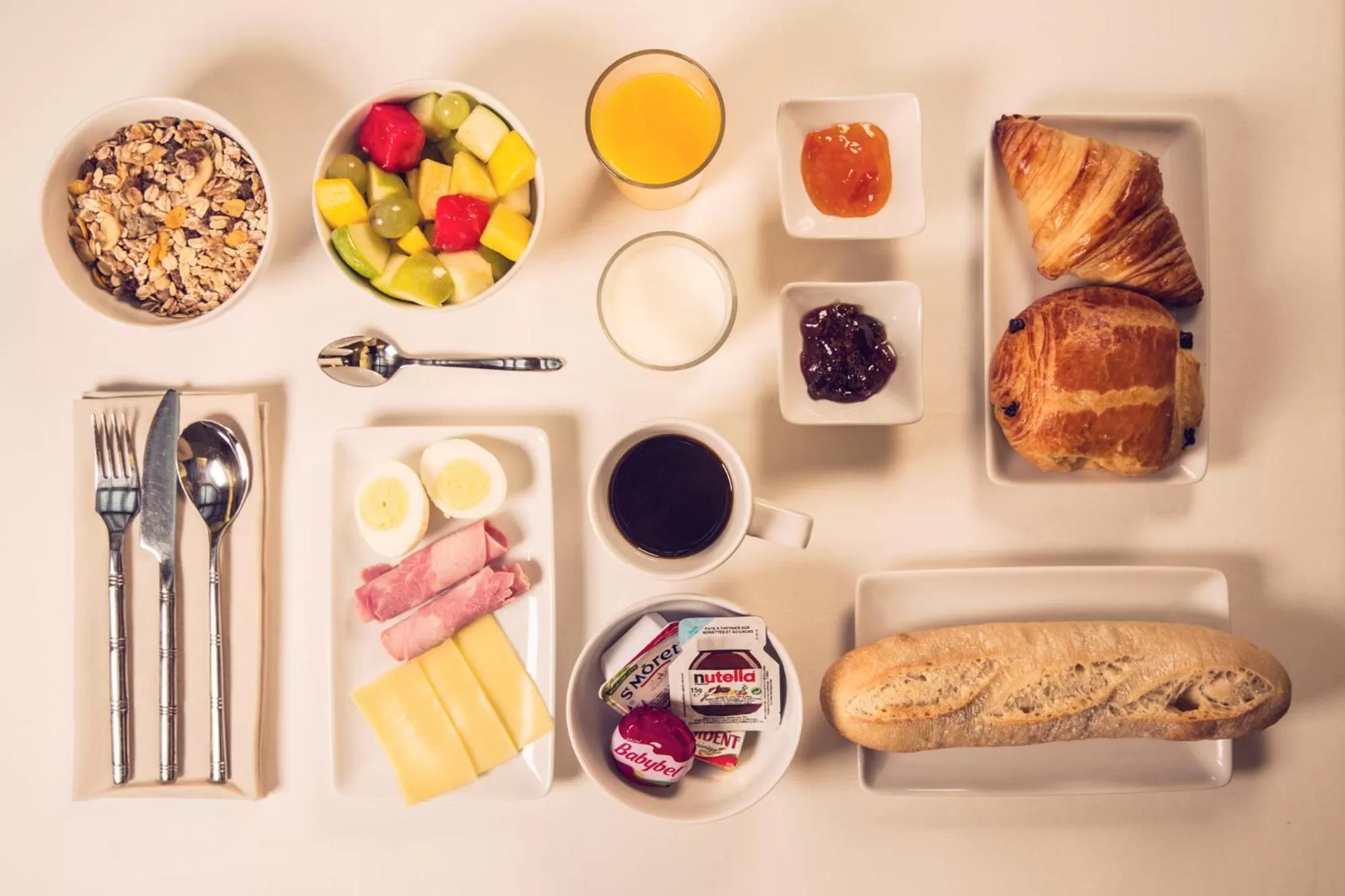 Buffet breakfast in Timhotel Paris Gare de Lyon