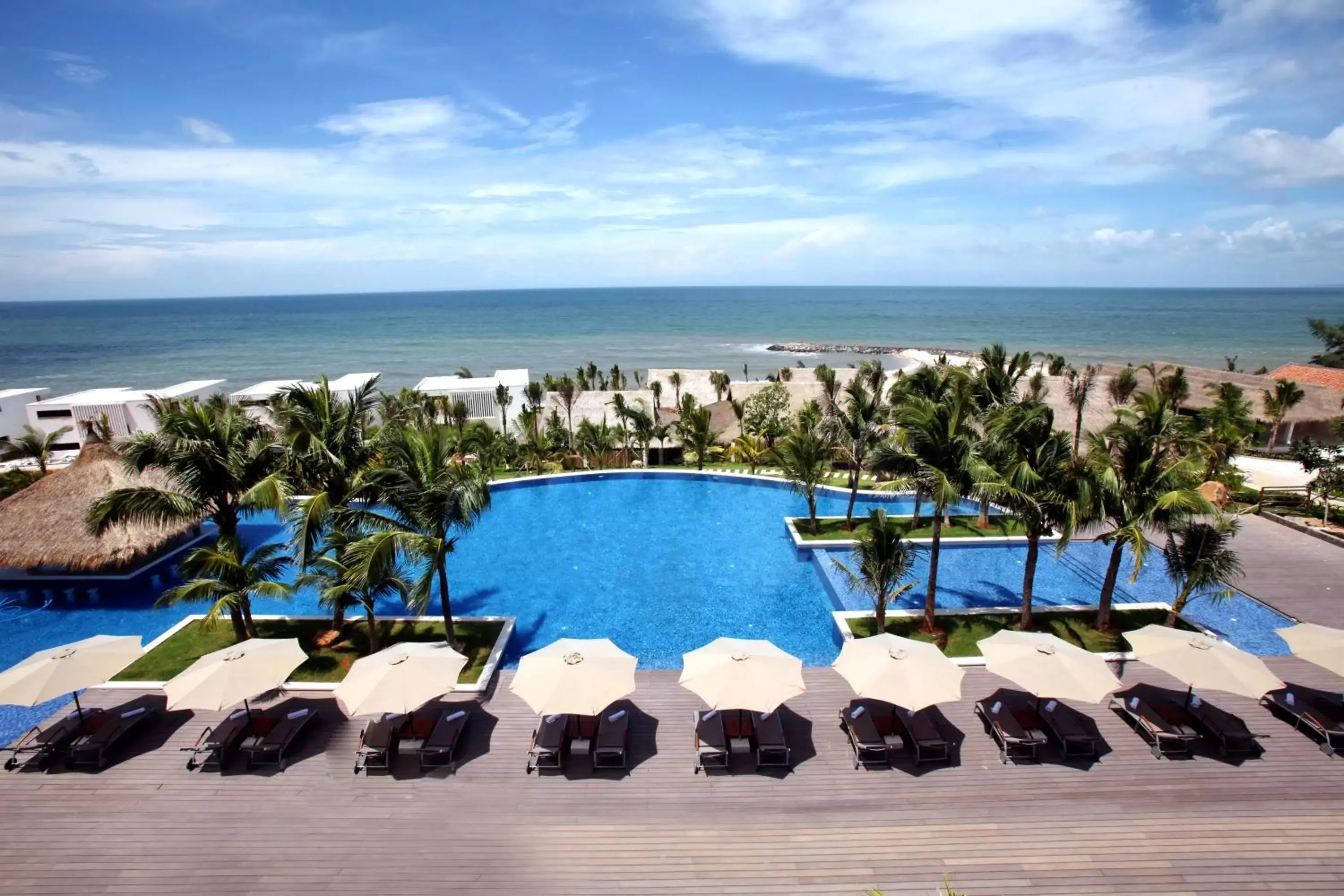 Swimming pool, Pool View in The Cliff Resort & Residences