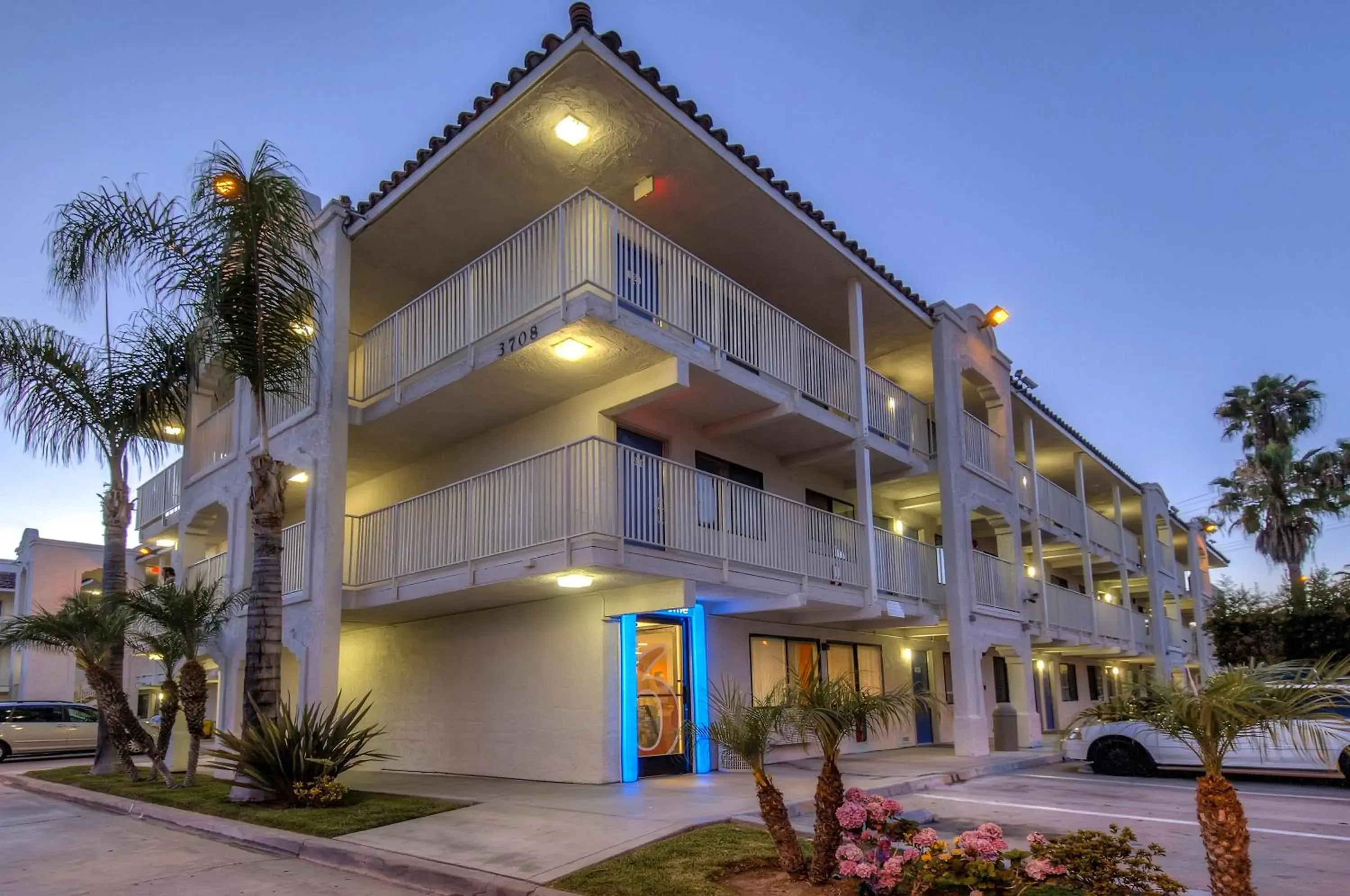 Facade/entrance, Property Building in Motel 6-Oceanside, CA