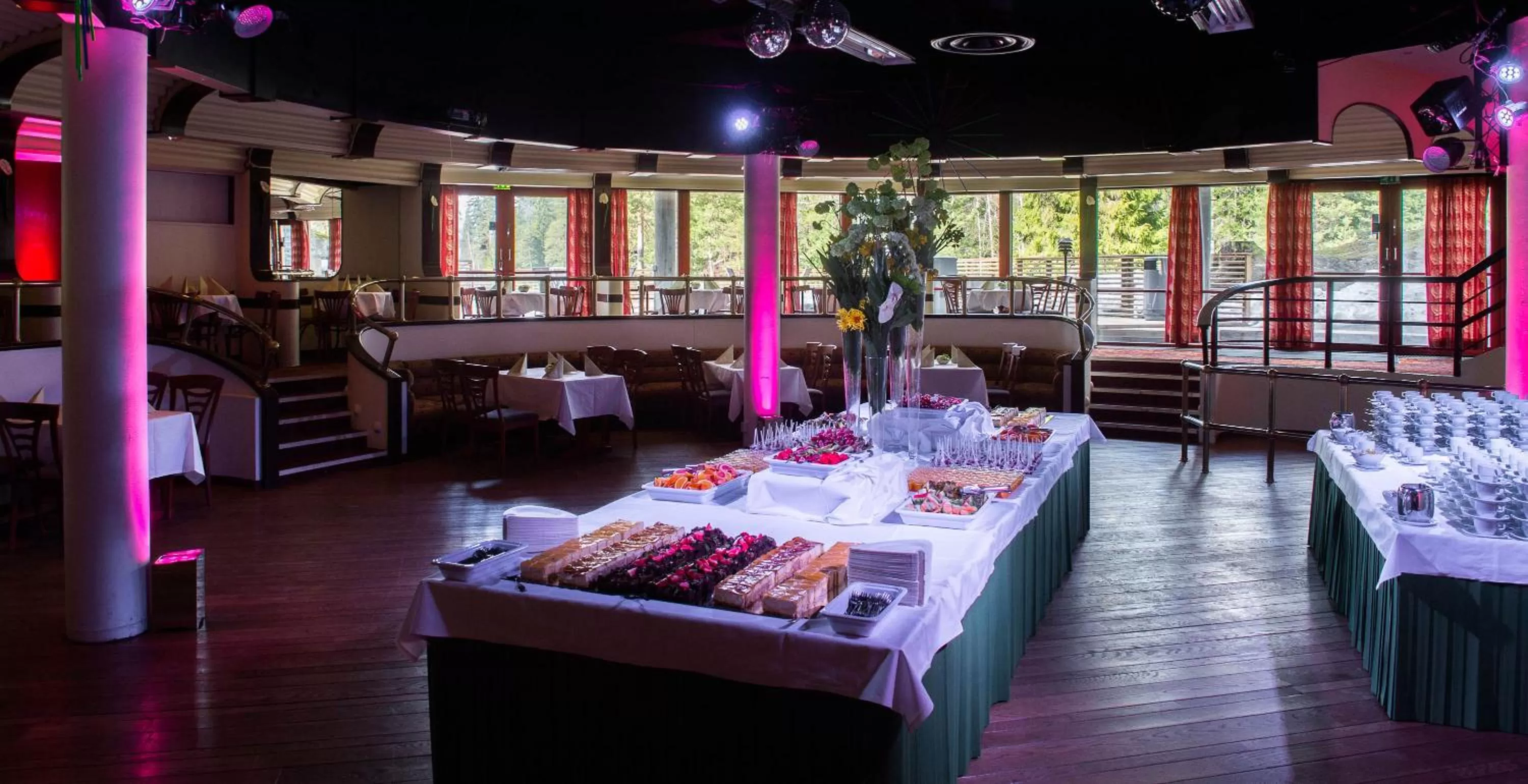 Restaurant/places to eat in Hotel Korpilampi