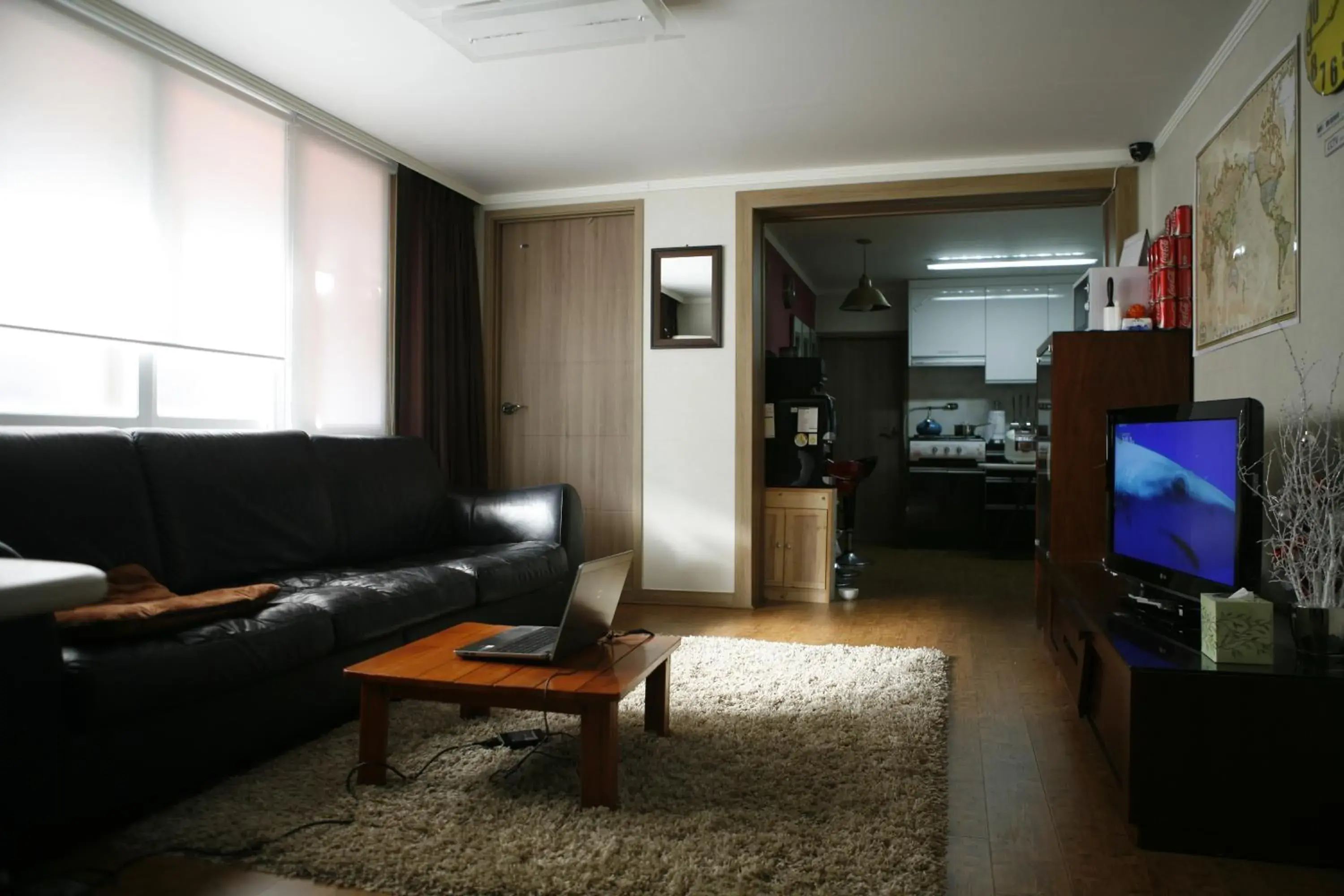 Communal lounge/ TV room, Seating Area in Birdsnest Hostel Hongdae