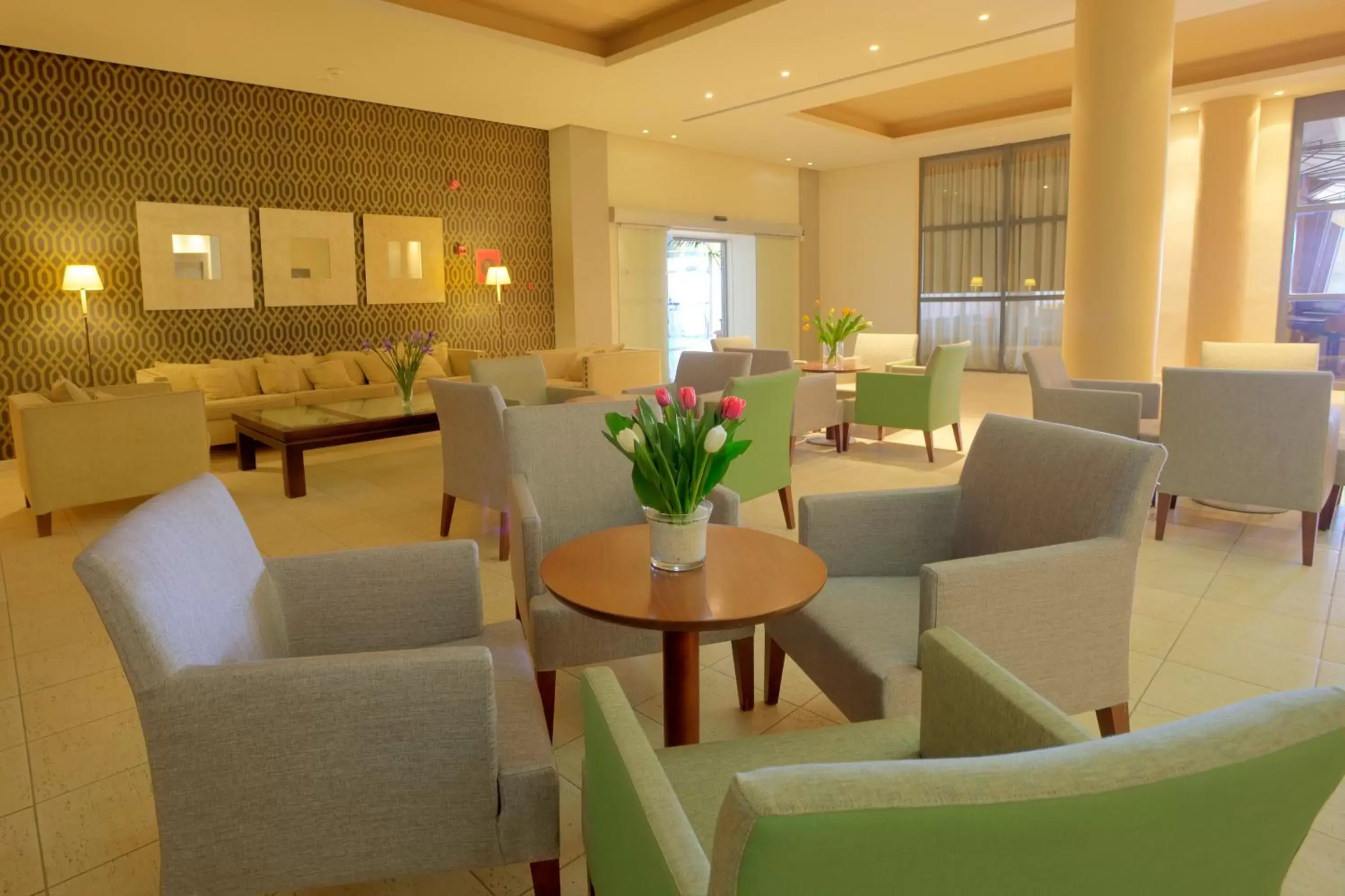 Living room, Lounge/Bar in Valle Del Este Golf Resort