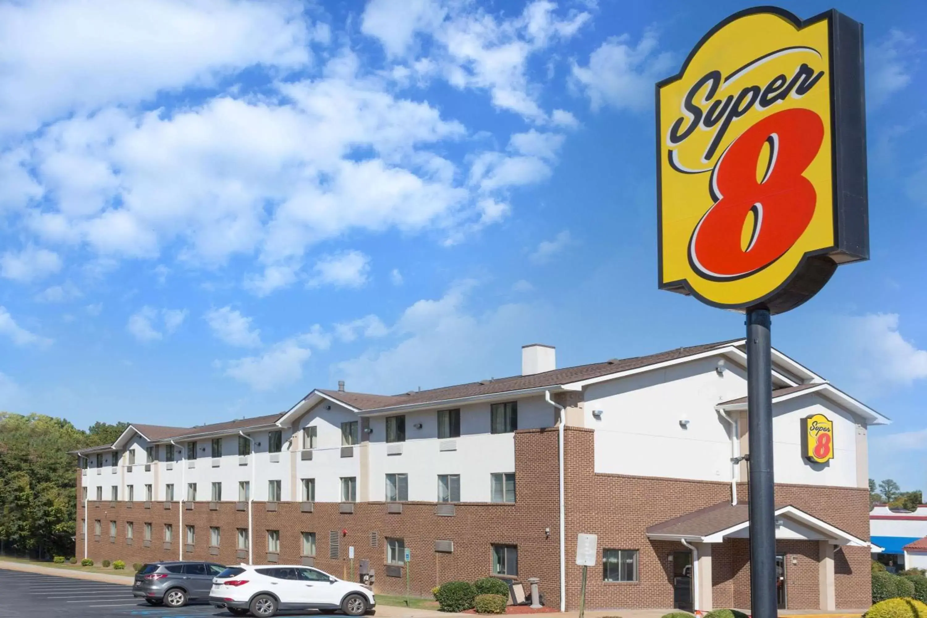 Property Building in Super 8 by Wyndham Richmond Midlothian Turnpike