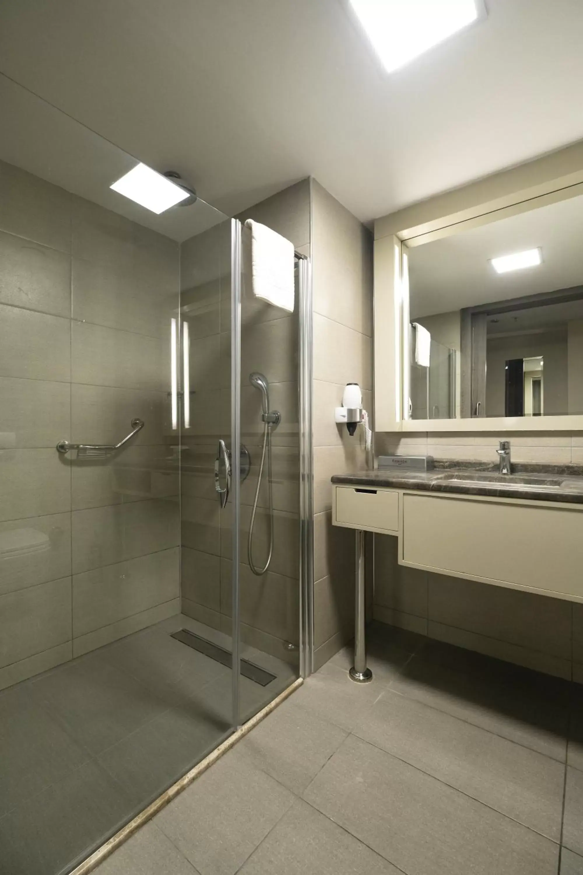 Shower, Bathroom in Ramada Plaza By Wyndham Izmir