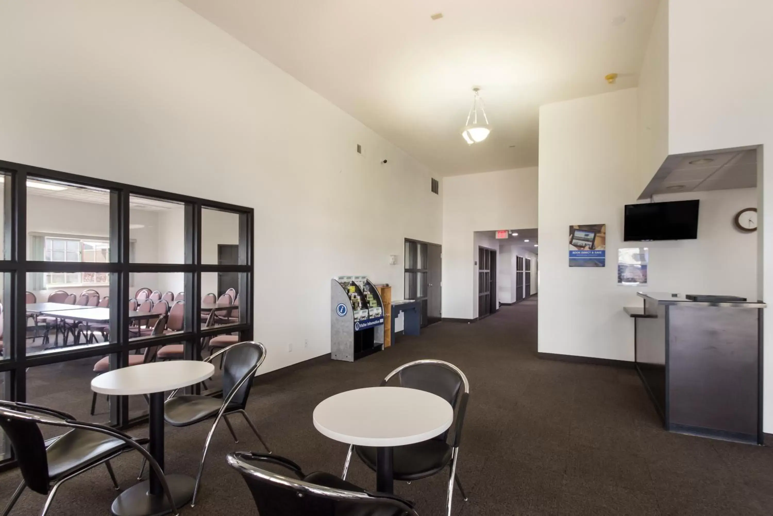 Lobby or reception, Seating Area in Motel 6-Rothschild, WI