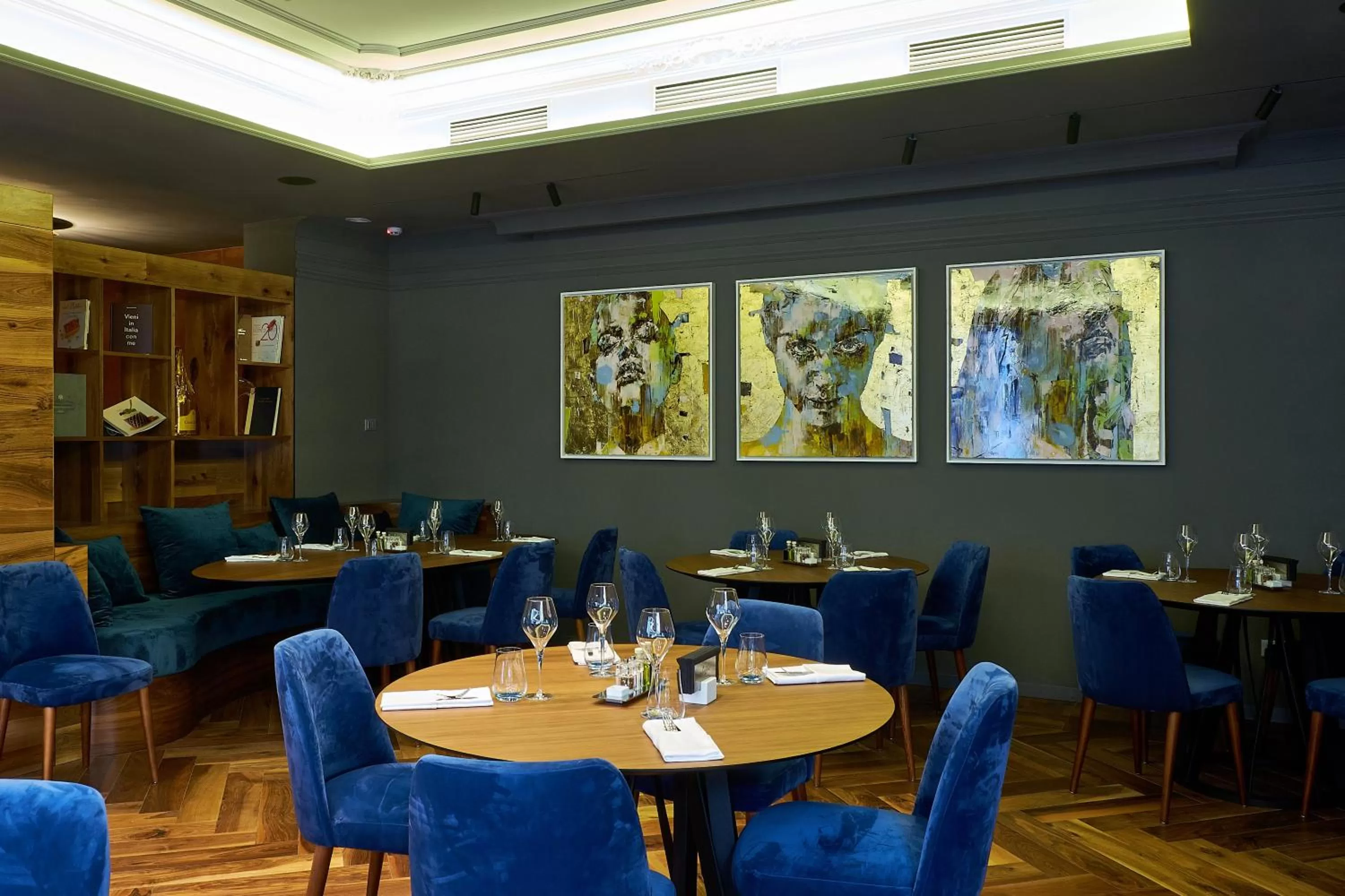 Restaurant/places to eat in Il Decameron Luxury Design Hotel