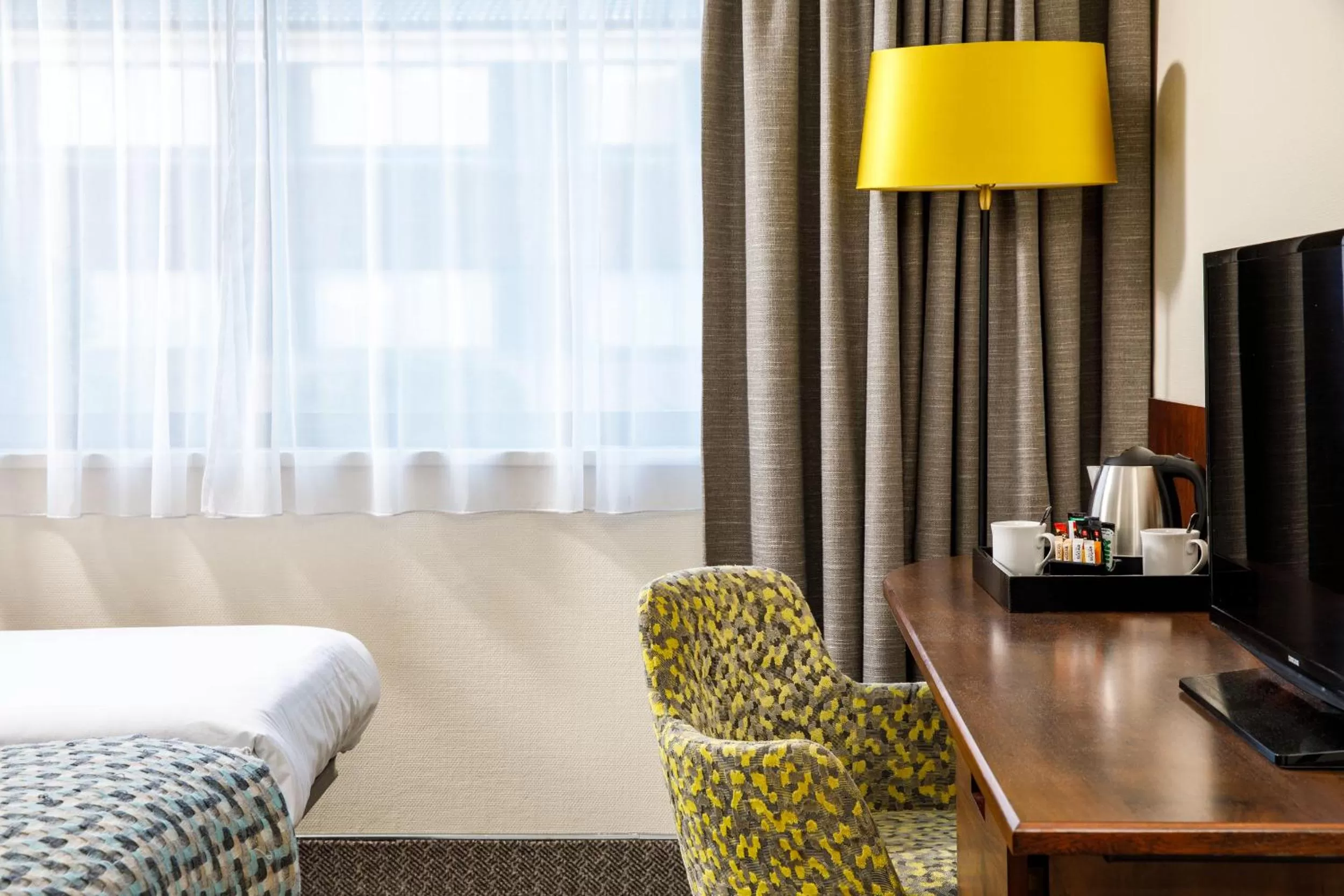 Bed in Mercure Swansea Hotel