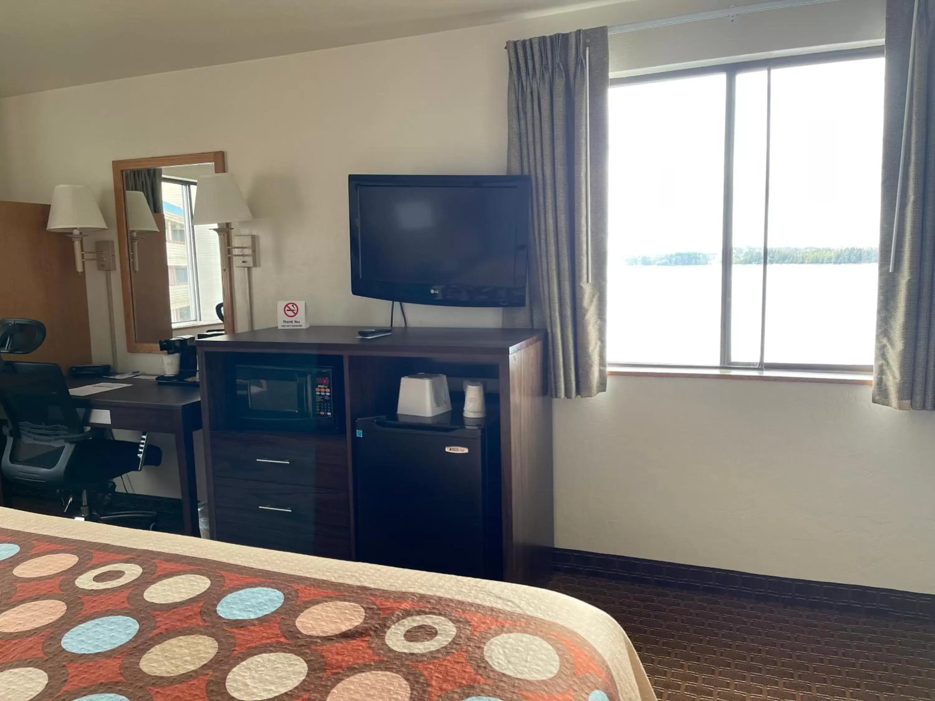 Bed in Super 8 by Wyndham Ketchikan Bed in Super 8 by Wyndham Ketchikan