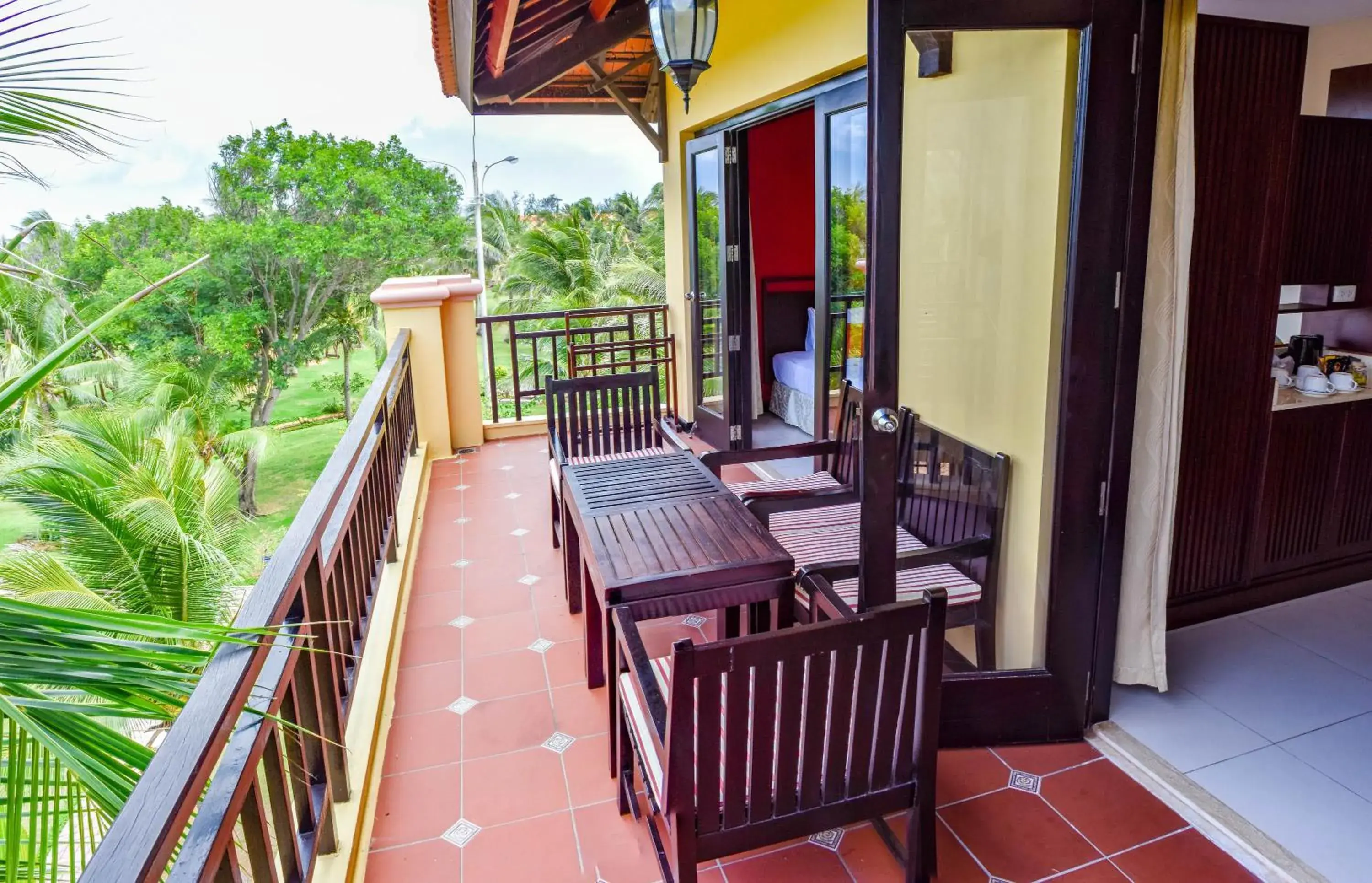 View (from property/room), Balcony/Terrace in Pandanus Resort