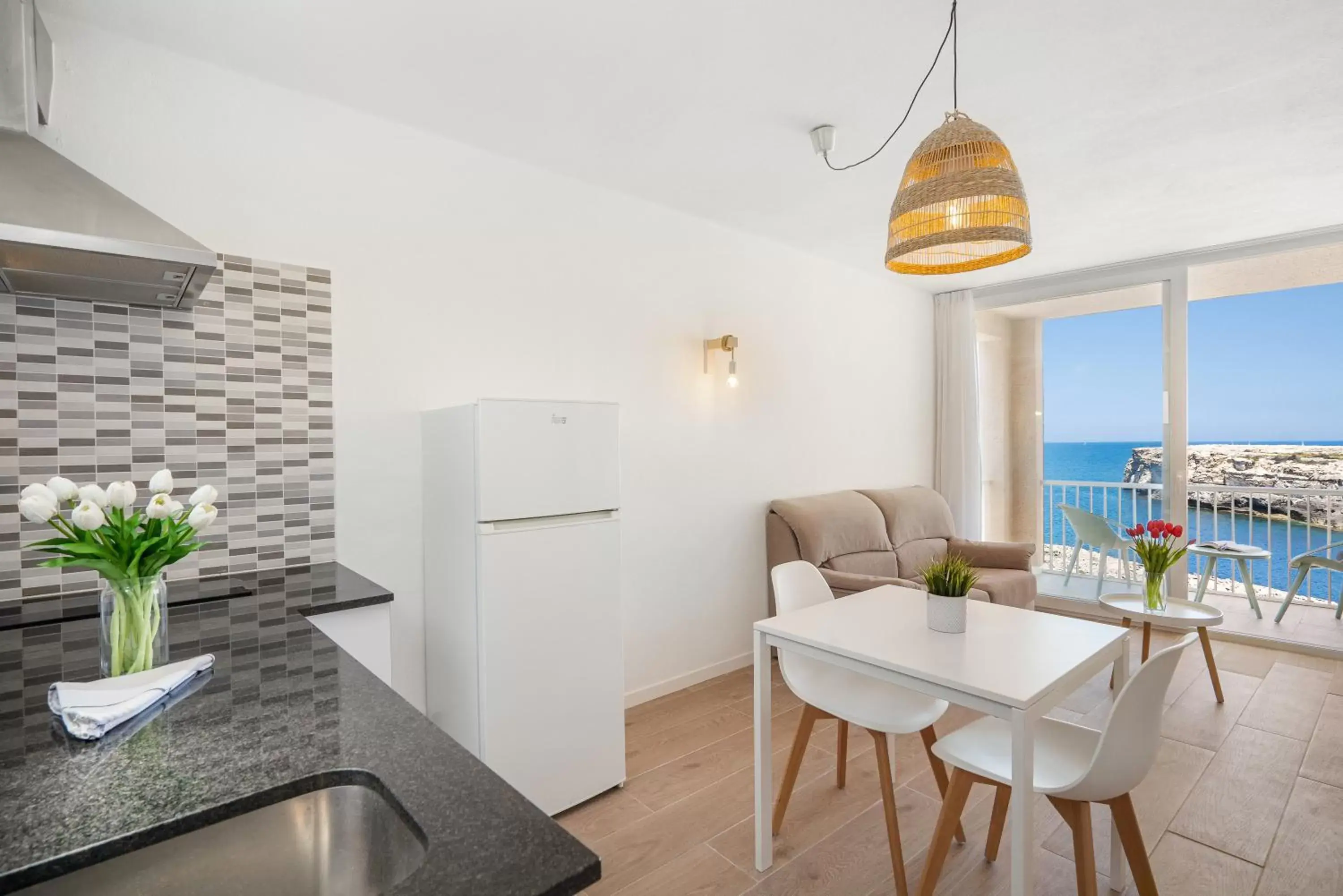 Kitchen or kitchenette, Dining Area in VORAMAR