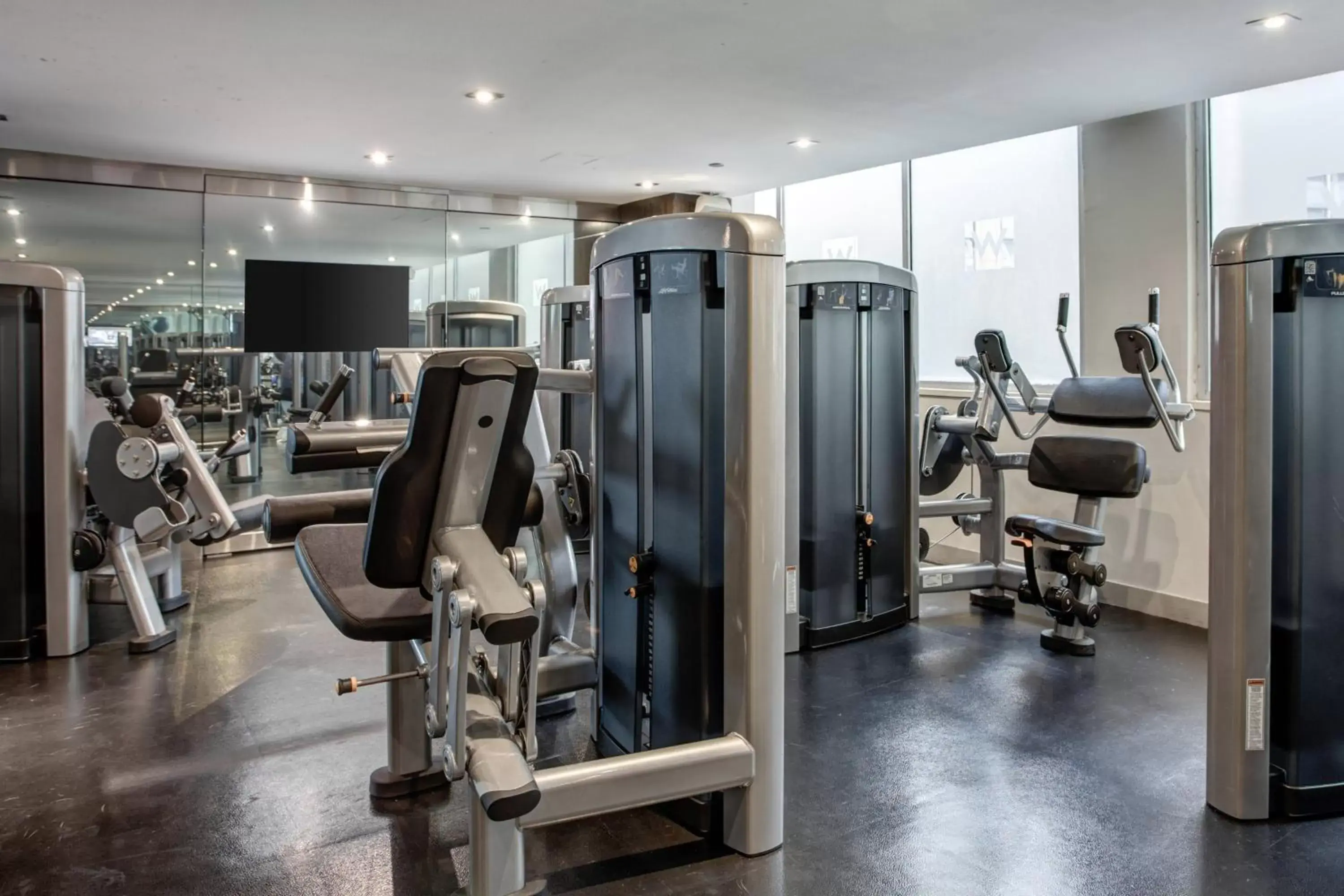 Fitness centre/facilities, Fitness Center/Facilities in W Chicago - Lakeshore