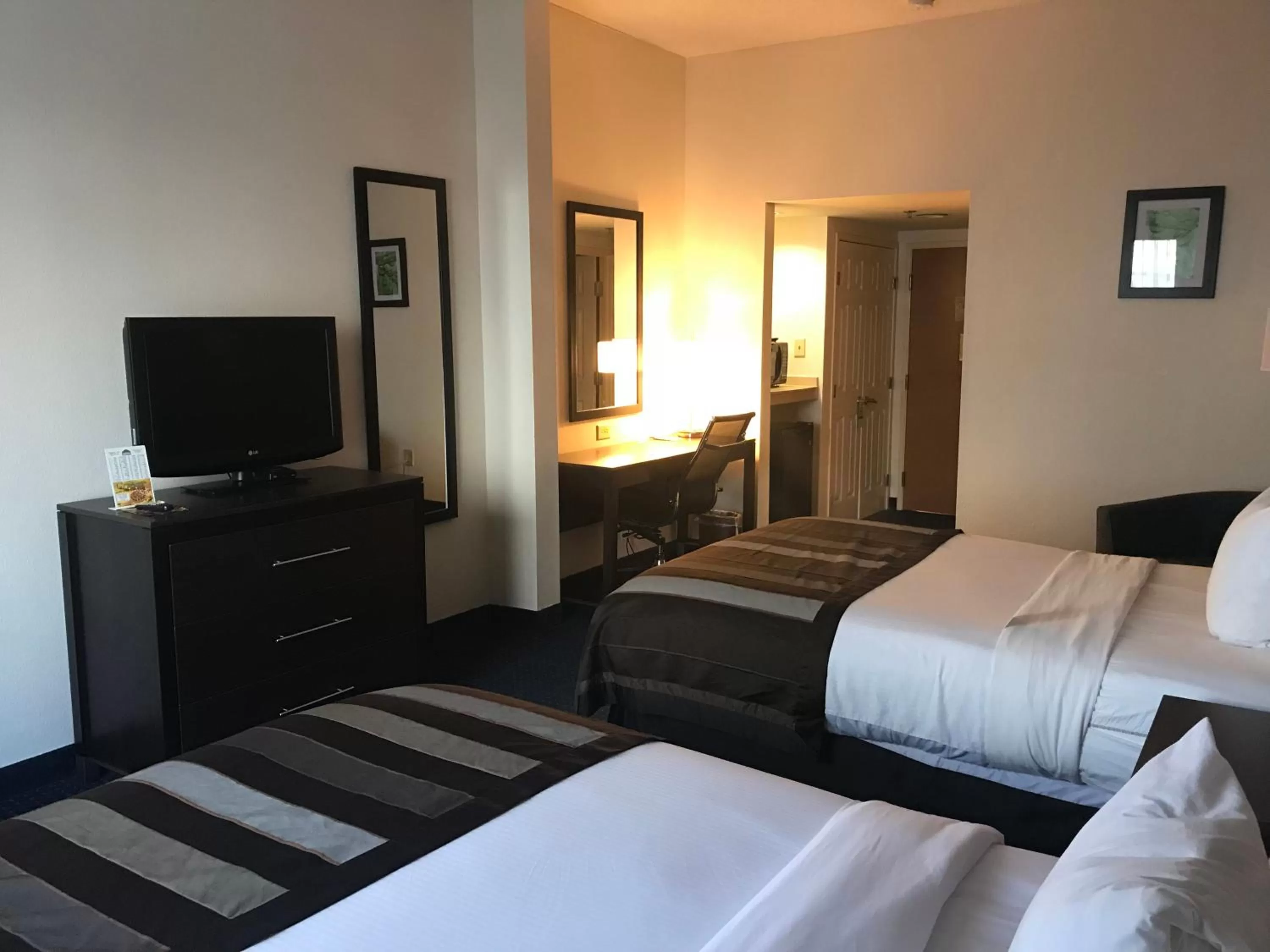 Bed in Wingate by Wyndham Augusta Fort Eisenhower