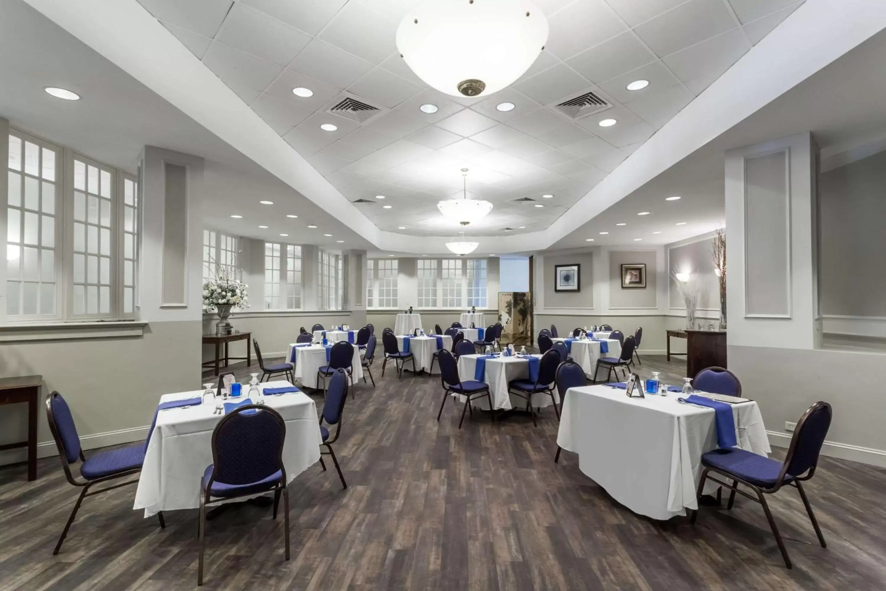 Restaurant/Places to Eat in Wyndham Southbury